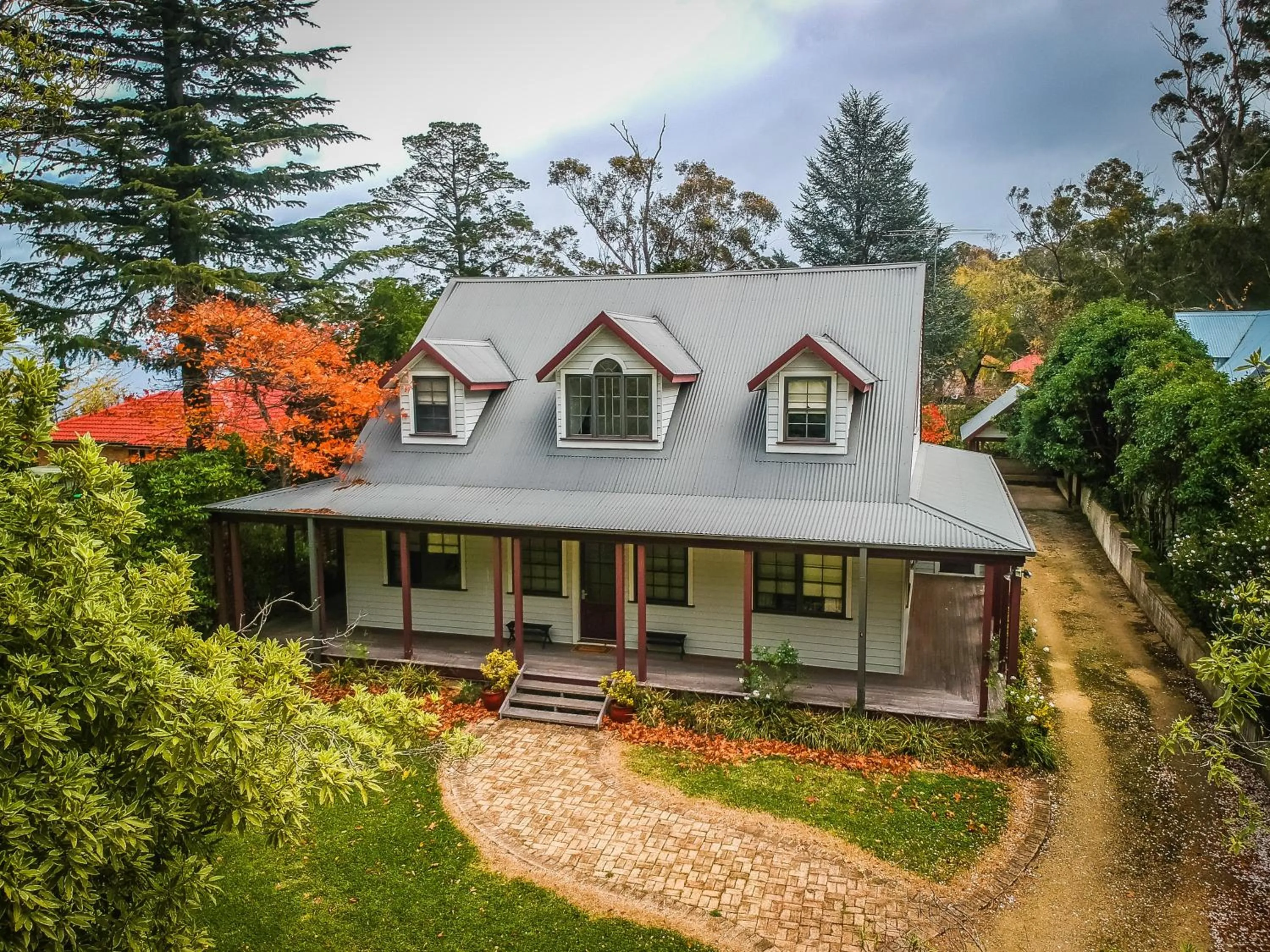 Property building in Whispering Pines Cottages