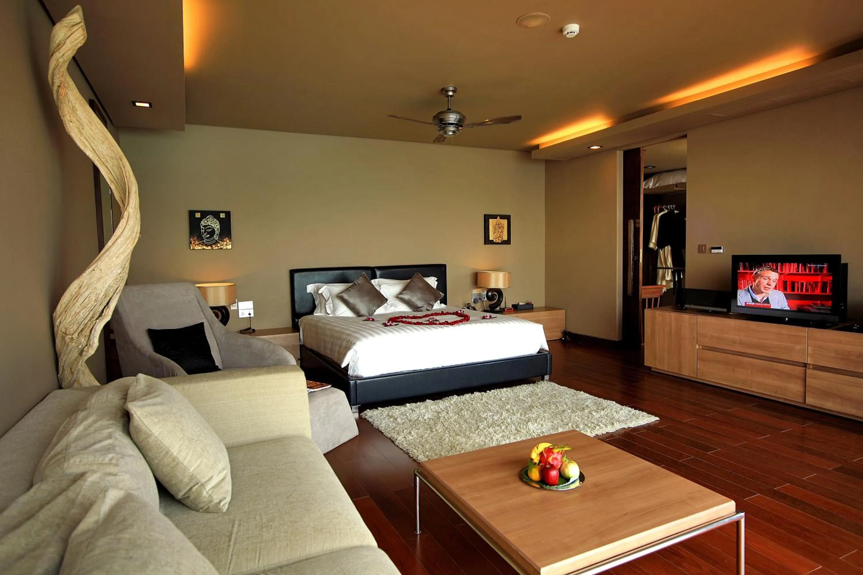 Photo of the whole room, Bed in Impiana Private Villas Kata Noi
