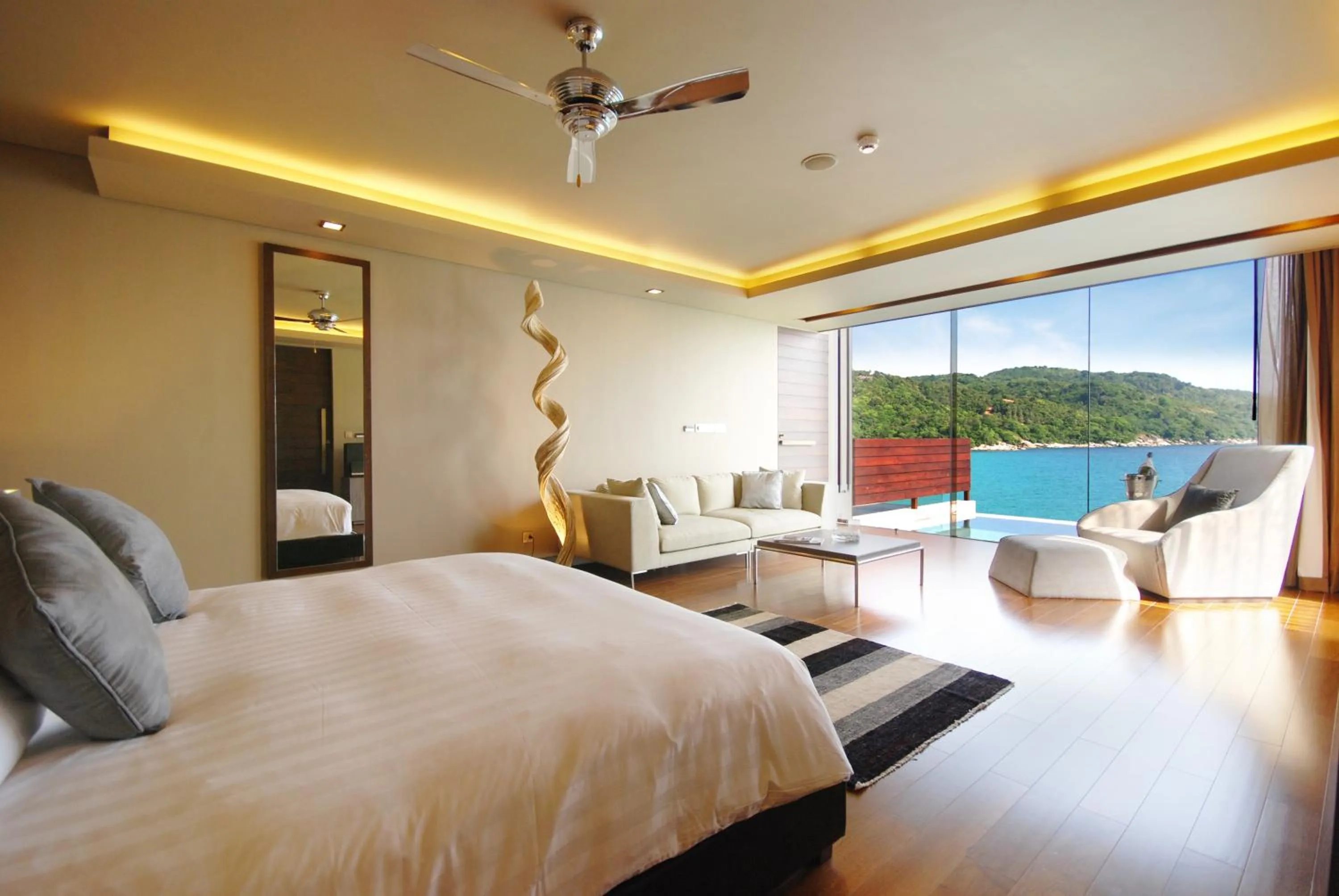 Photo of the whole room, Bed in Impiana Private Villas Kata Noi