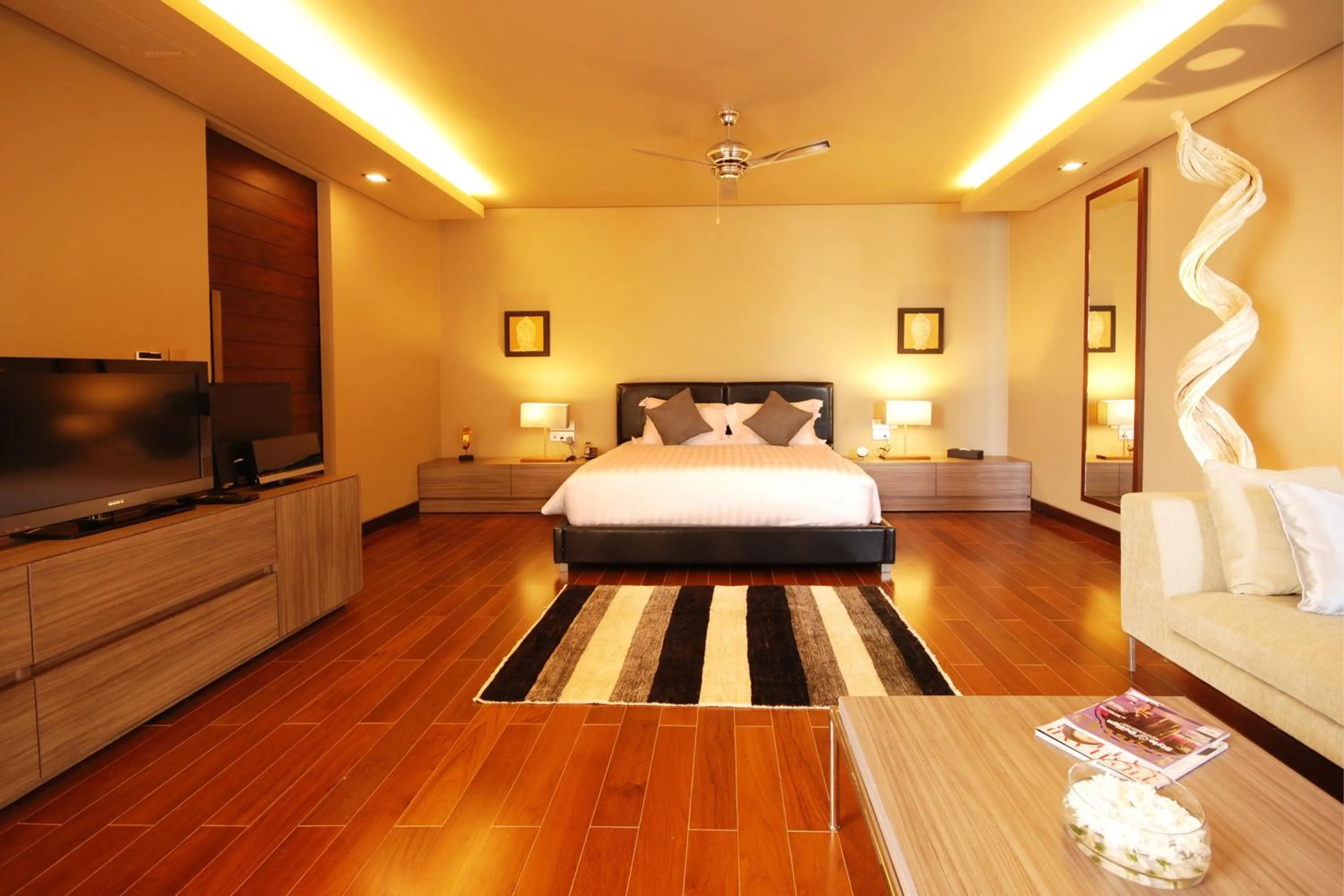 Photo of the whole room, Bed in Impiana Private Villas Kata Noi