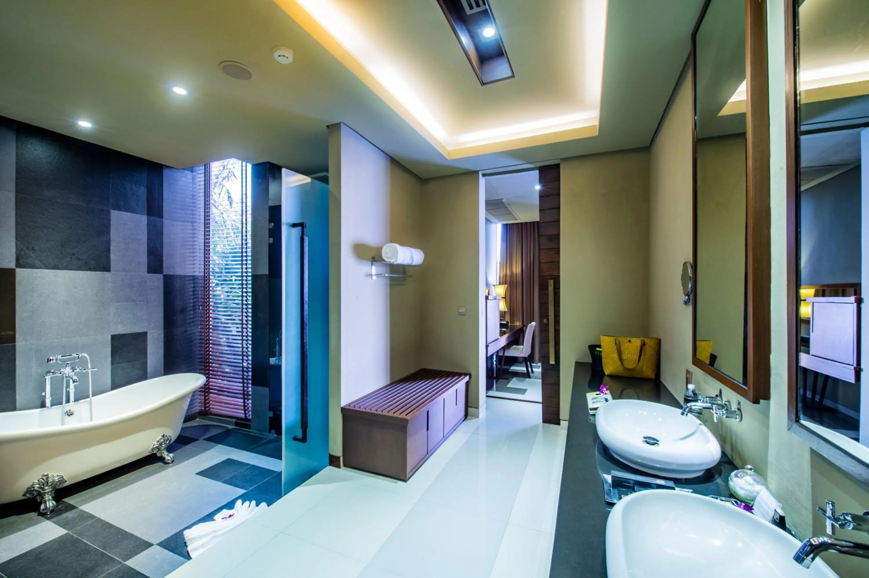 Bathroom, Bed in Impiana Private Villas Kata Noi