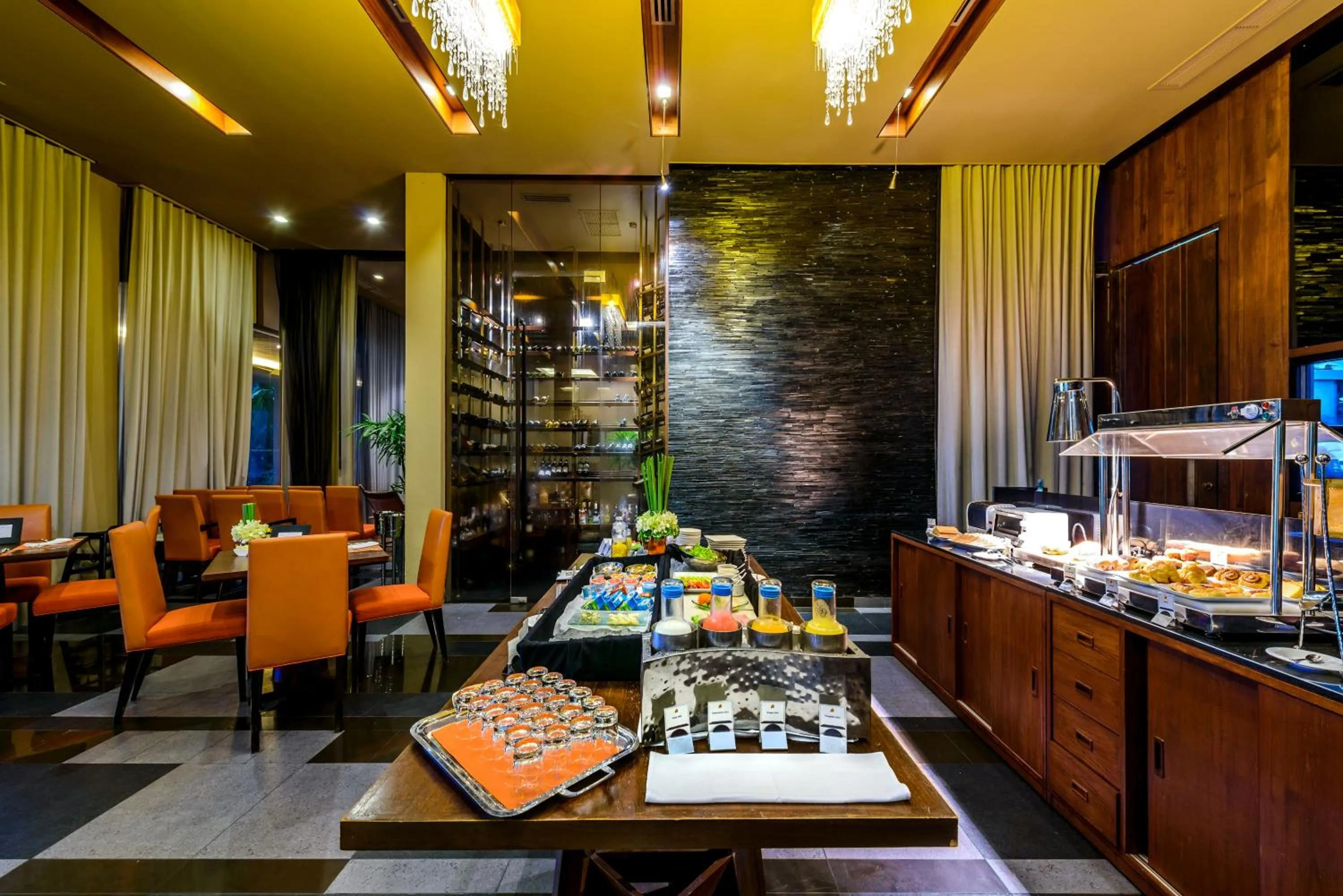 Restaurant/places to eat in Impiana Private Villas Kata Noi