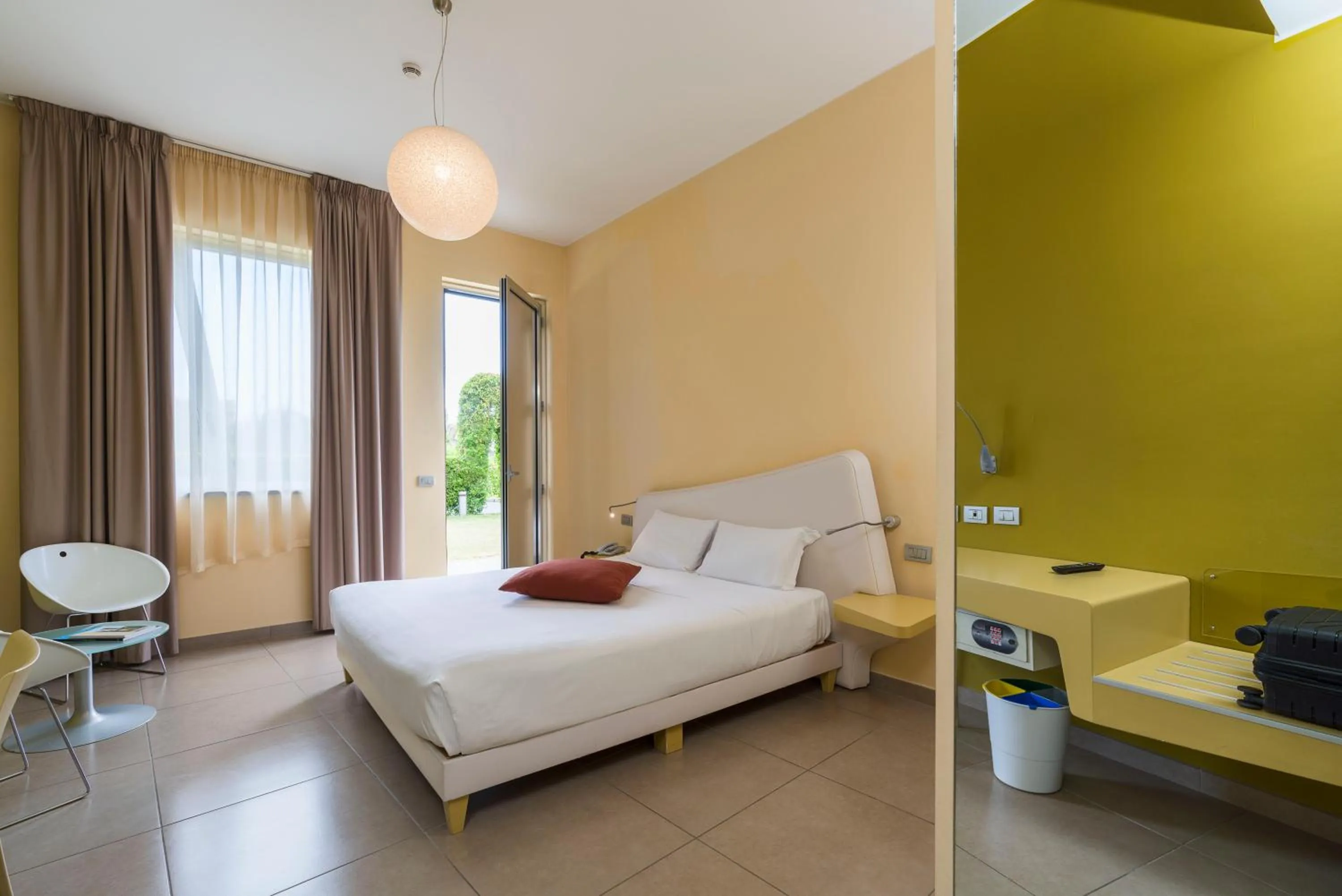 Bed in ibis Styles Catania Acireale
