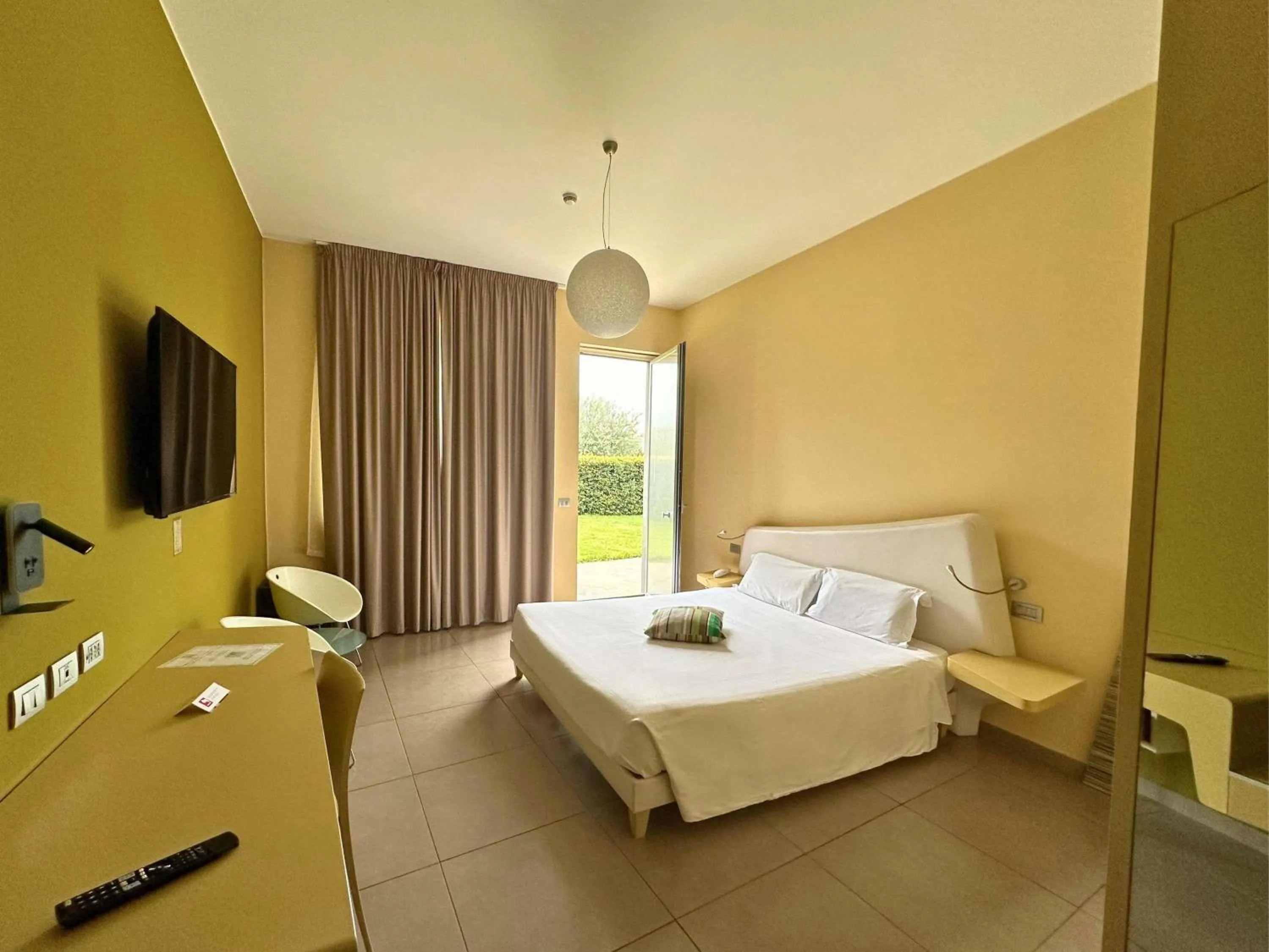 Bedroom, Bed in ibis Styles Catania Acireale