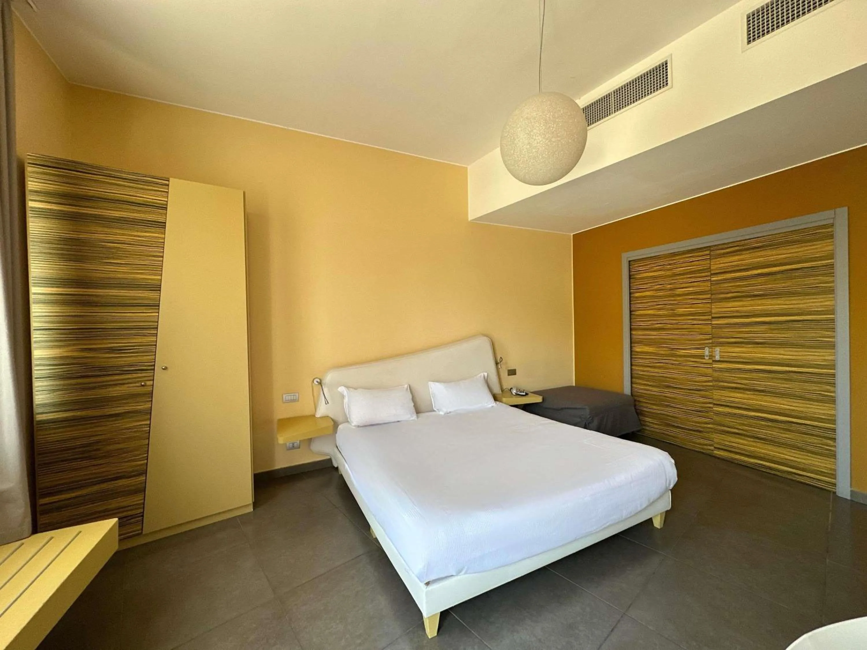 Bedroom, Bed in ibis Styles Catania Acireale