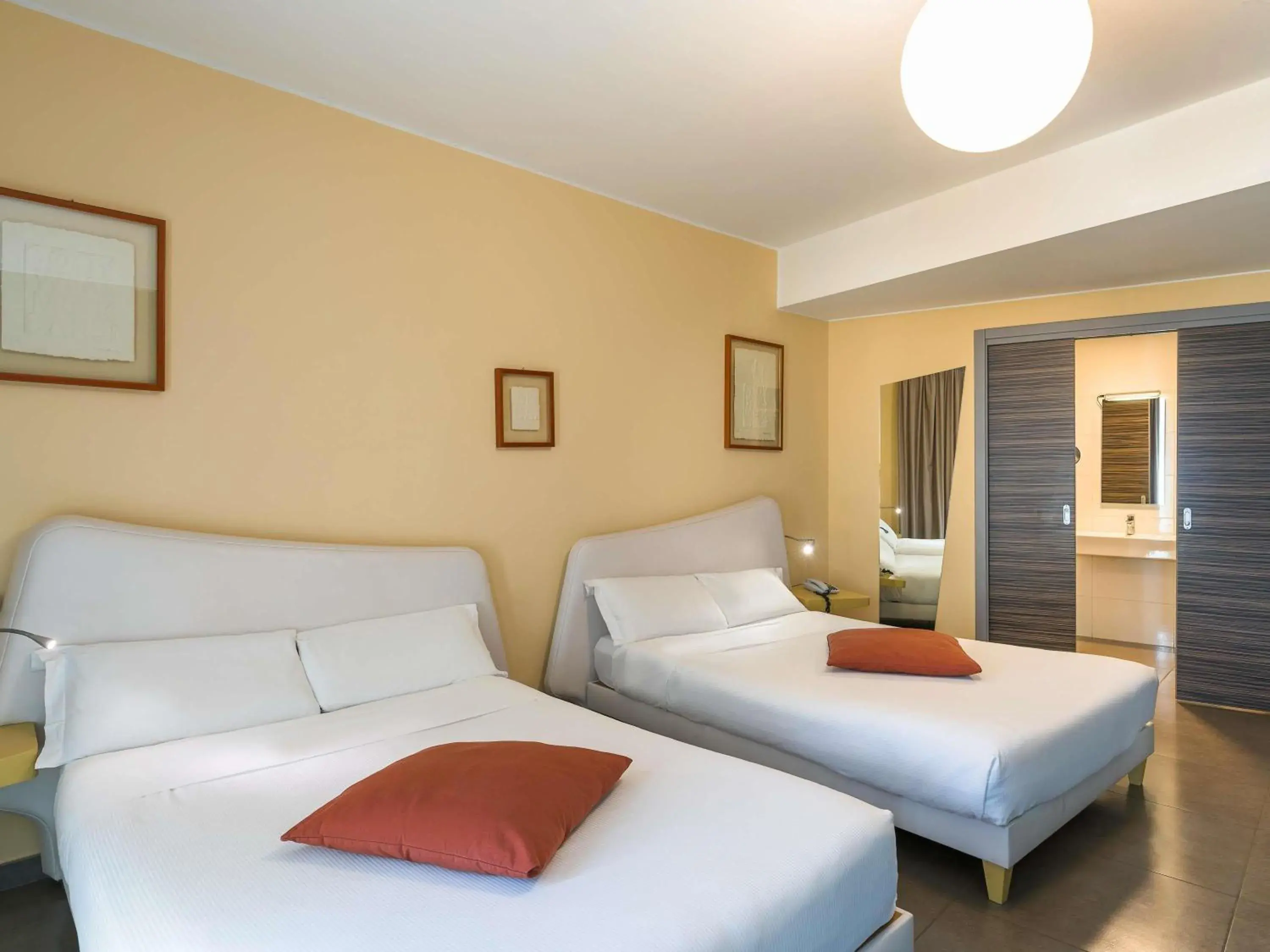 Superior Twin Room in ibis Styles Catania Acireale Superior Twin Room in ibis Styles Catania Acireale