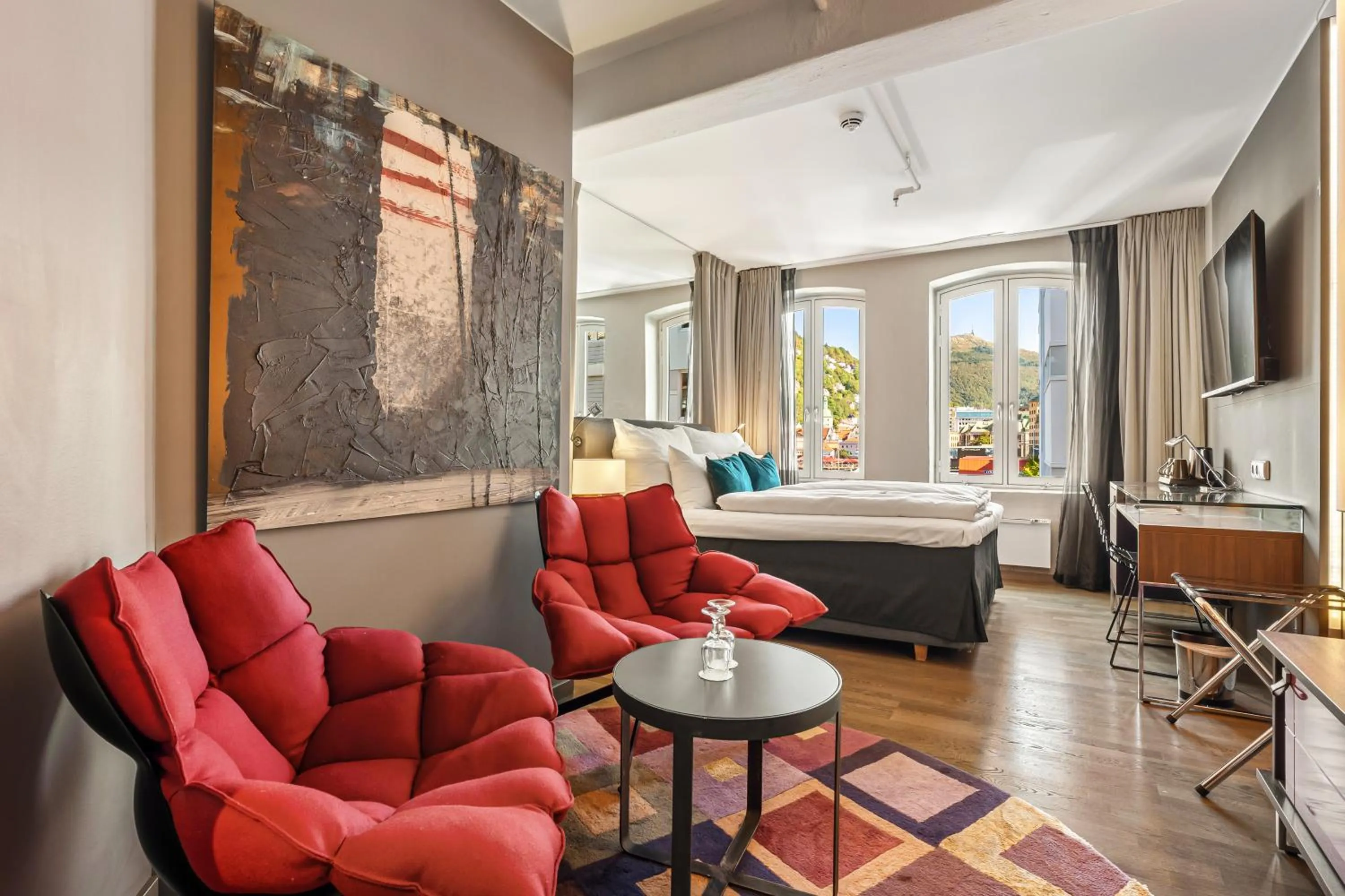 Living room, Bed in Clarion Hotel Admiral