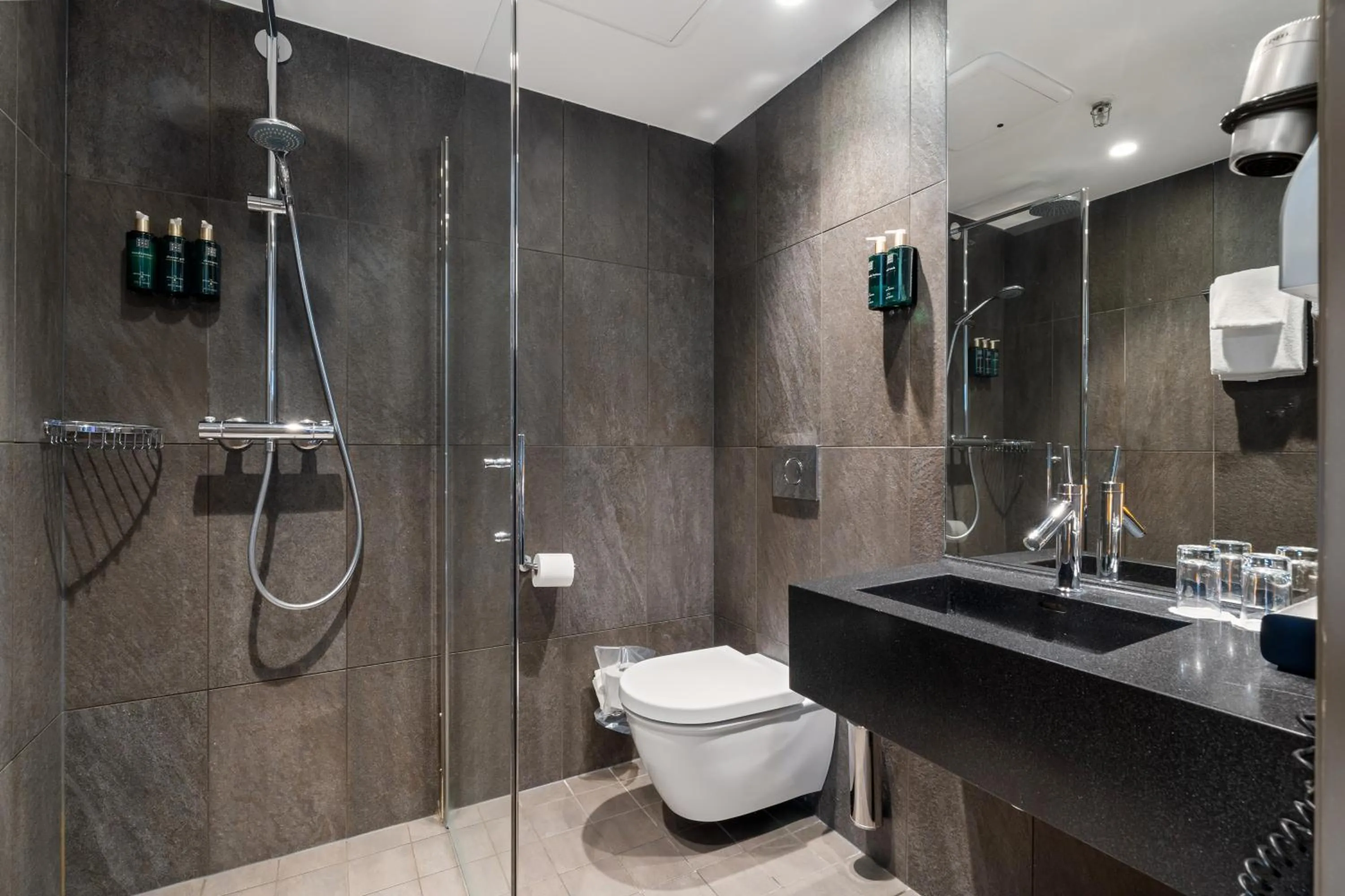 Bathroom in Clarion Hotel Admiral