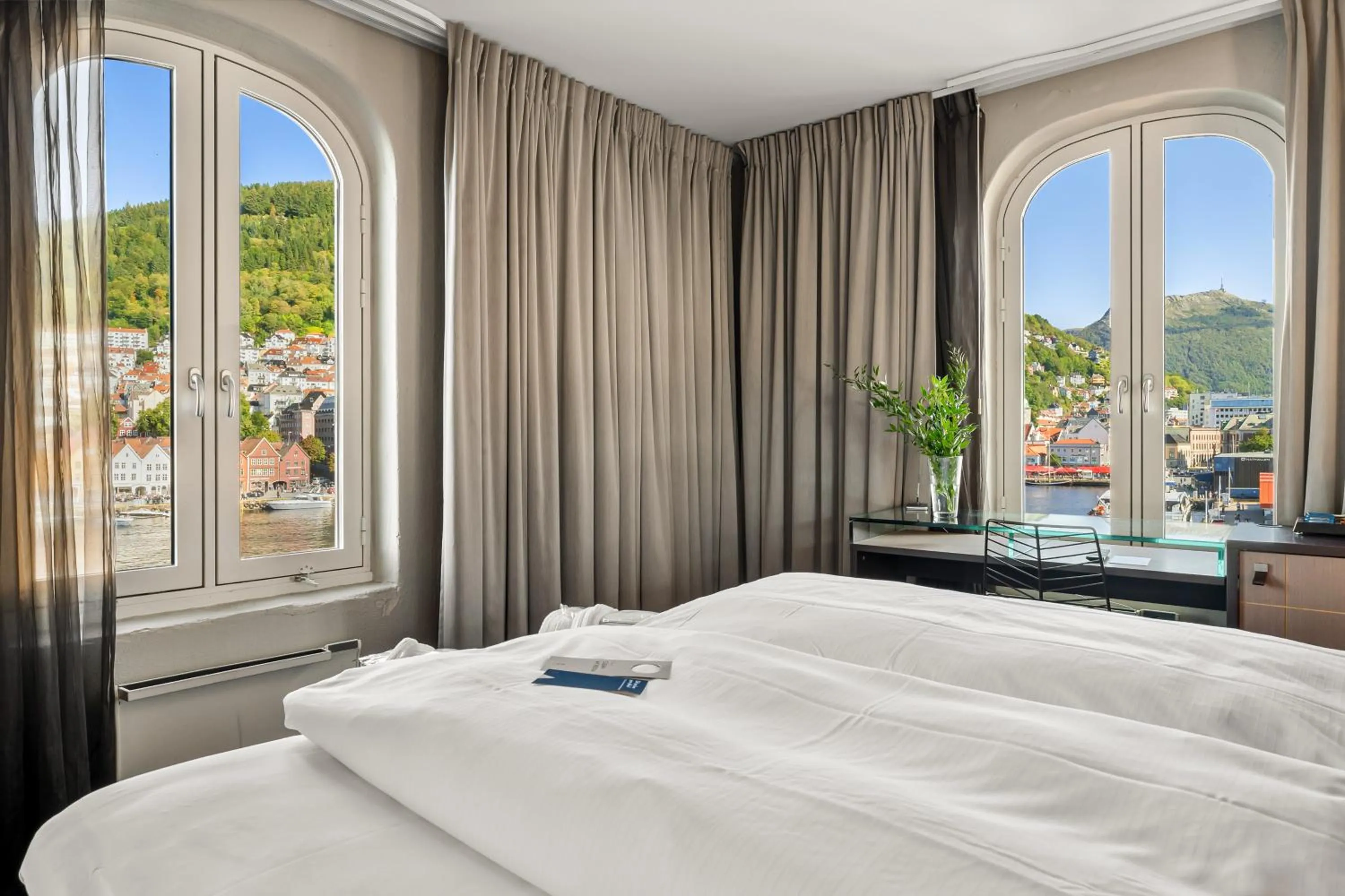 View (from property/room), Bed in Clarion Hotel Admiral