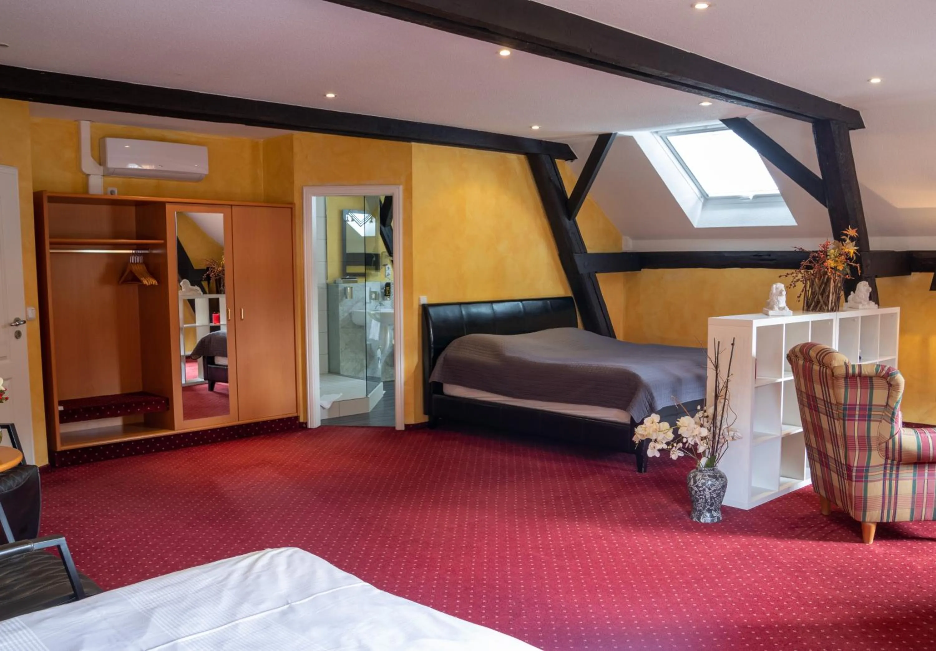 Photo of the whole room, Bed in Hotel Landhaus Knappmann