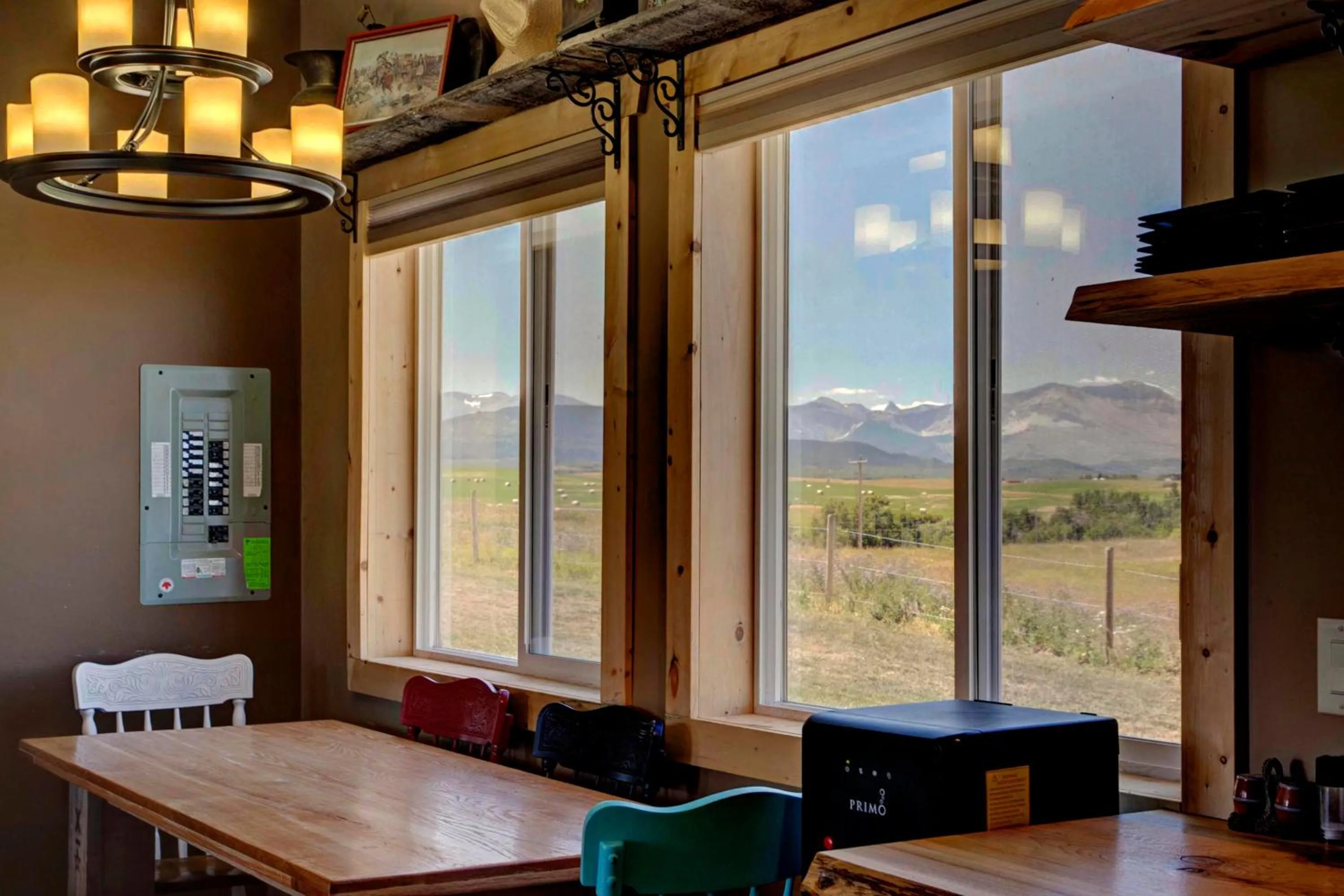 Dining area in Mountain Haven Cabins