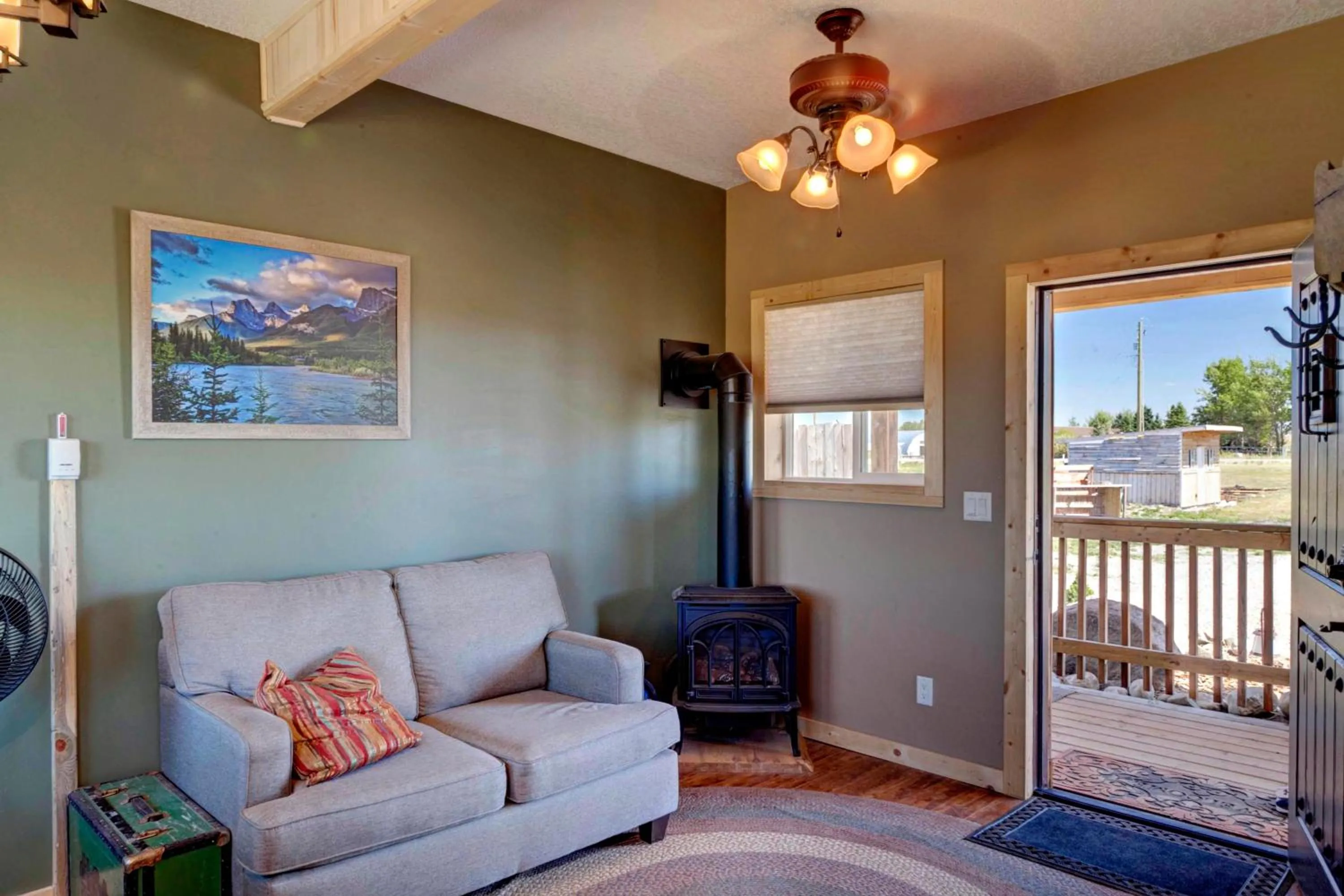 Living room in Mountain Haven Cabins