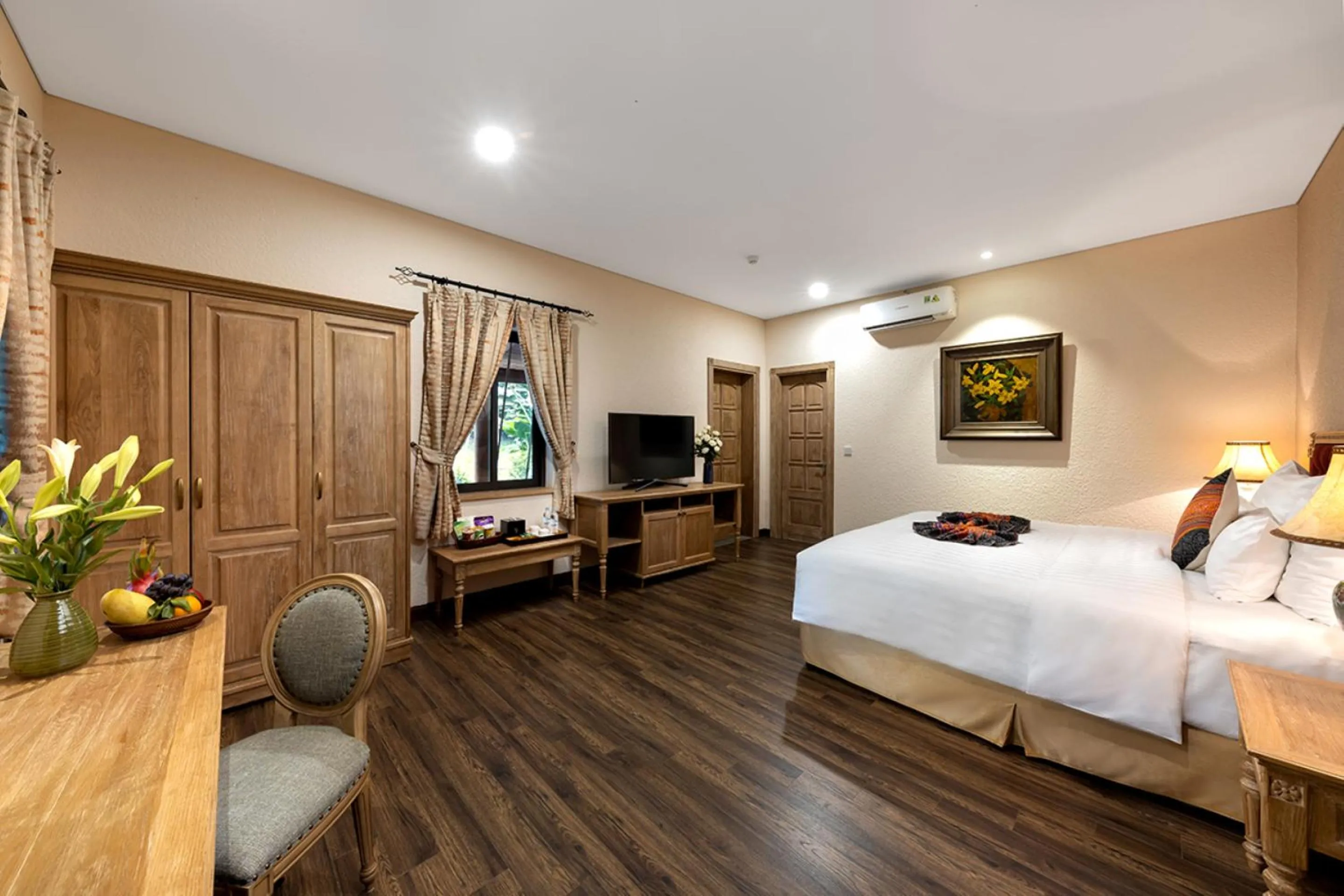 Bedroom, Bed in Serena Kim Boi Resort - Hoa Binh