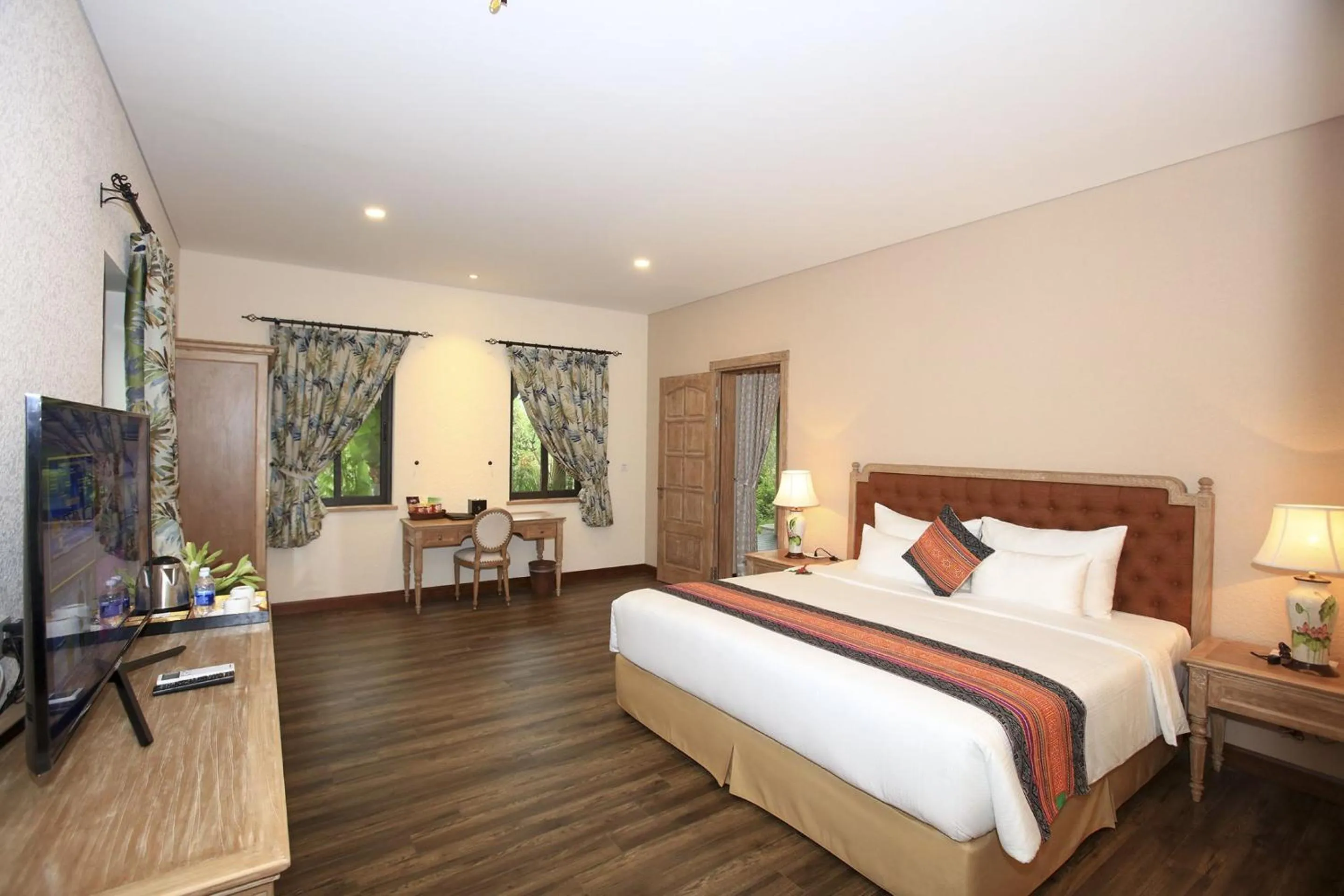 Bedroom, Bed in Serena Kim Boi Resort - Hoa Binh