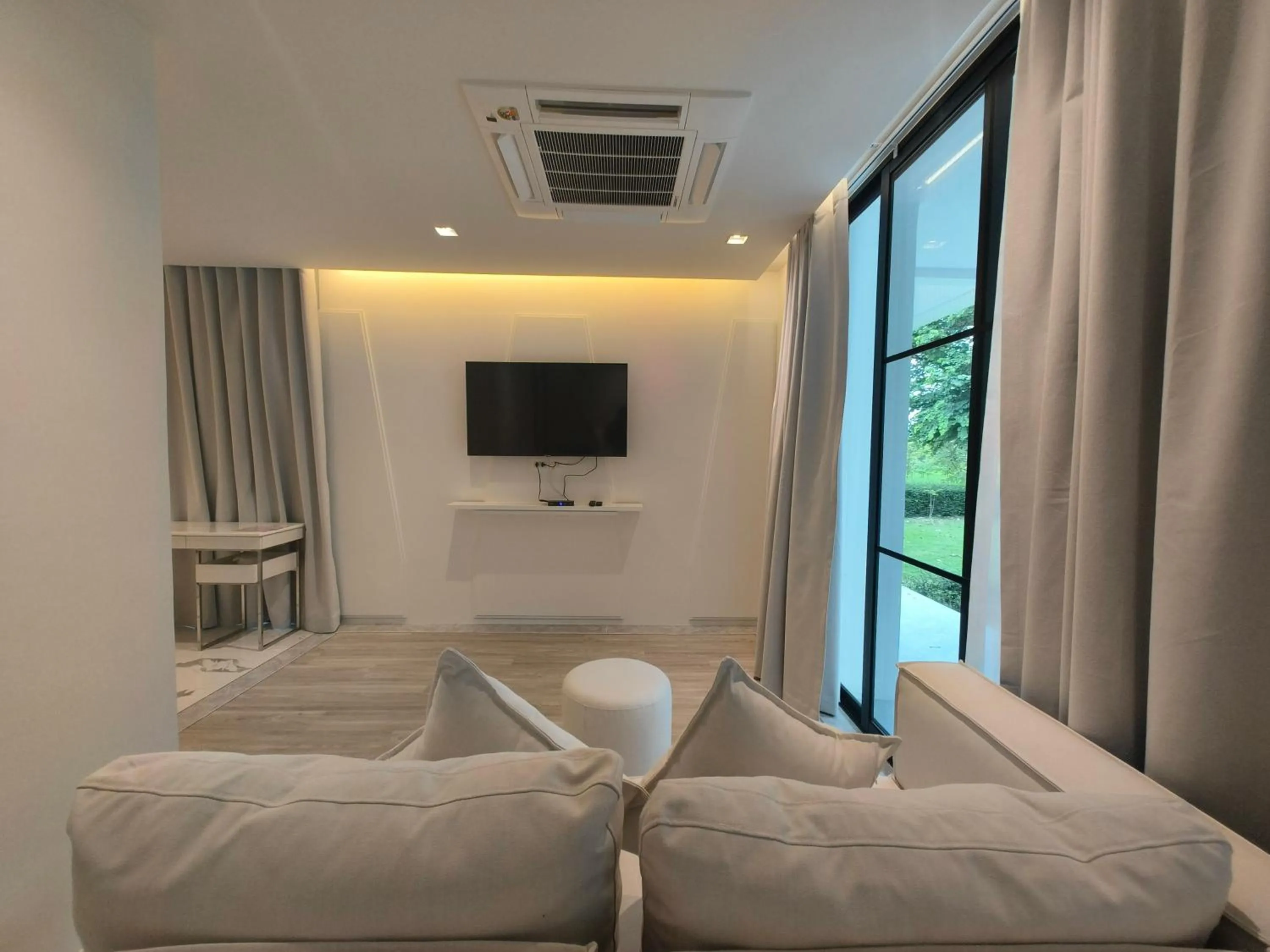 VIP, Bed in Sukhothai Treasure Resort & Spa