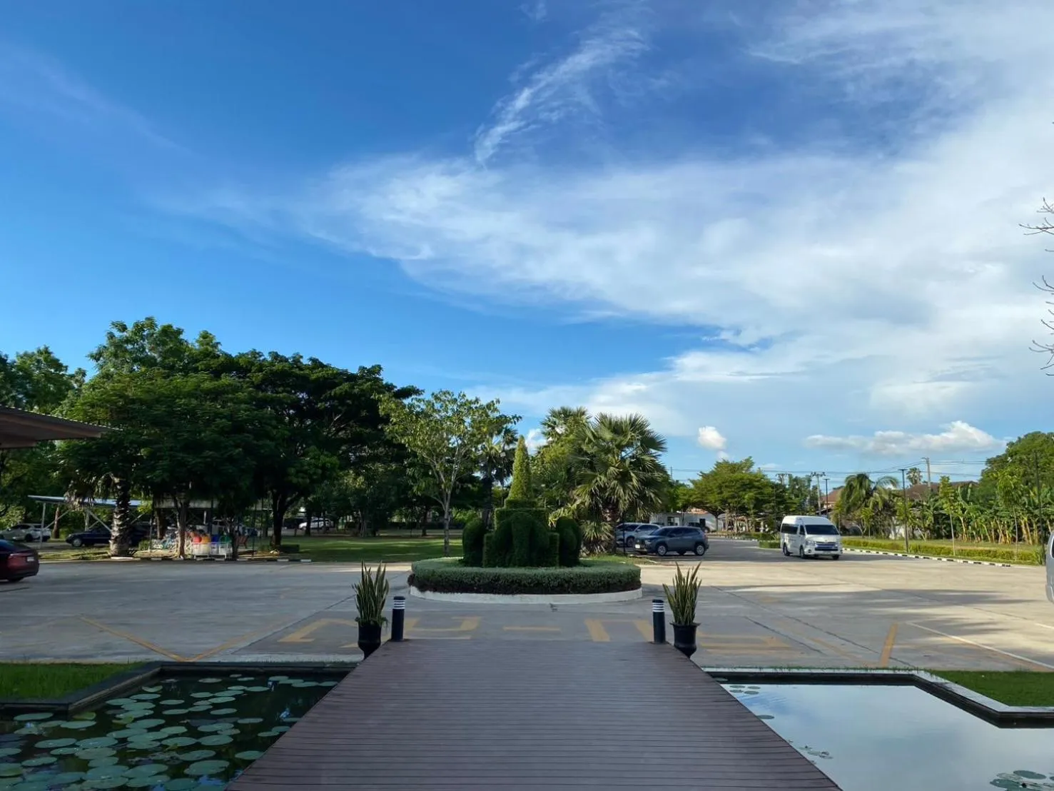 Parking in Sukhothai Treasure Resort & Spa