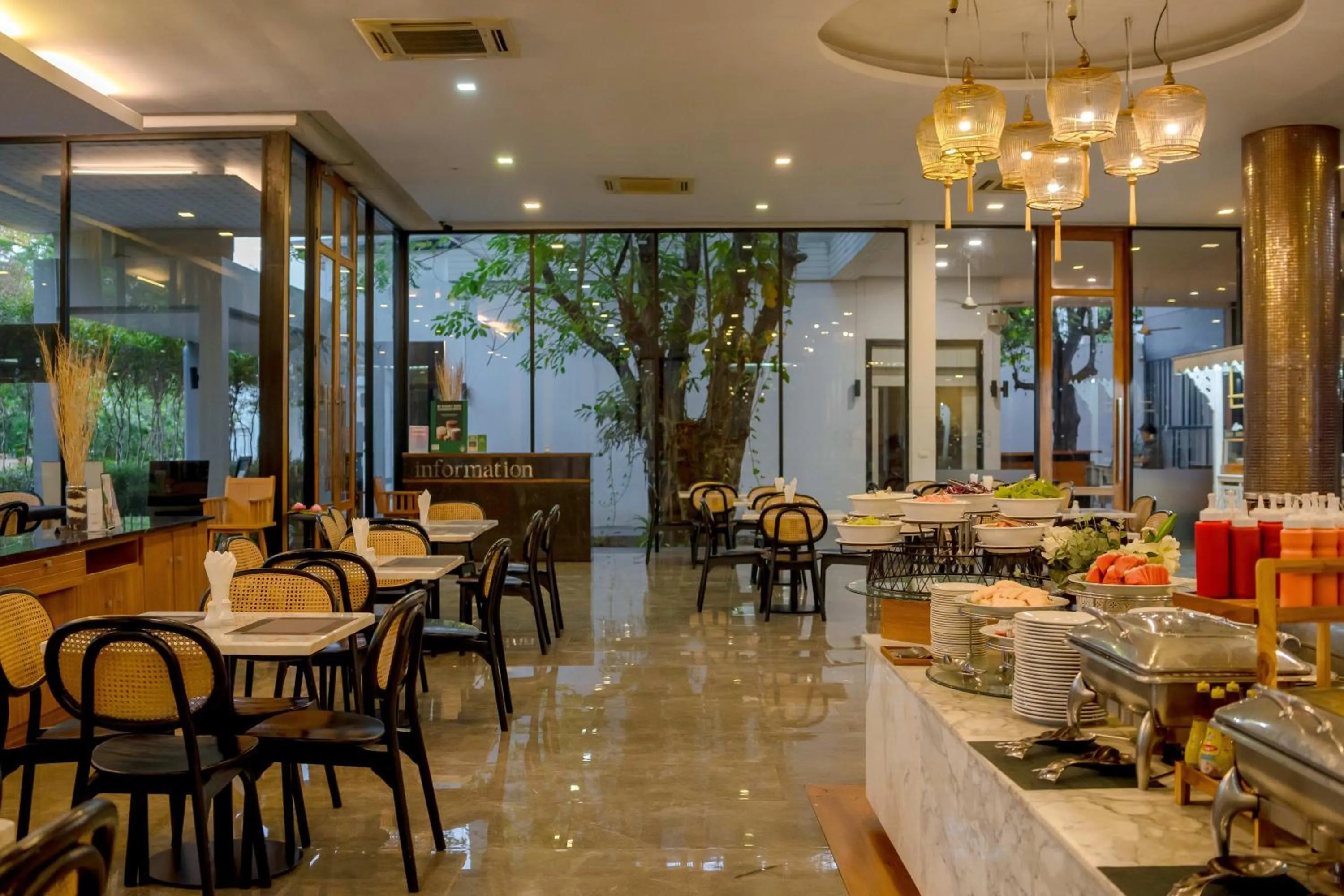 Buffet breakfast in Sukhothai Treasure Resort & Spa