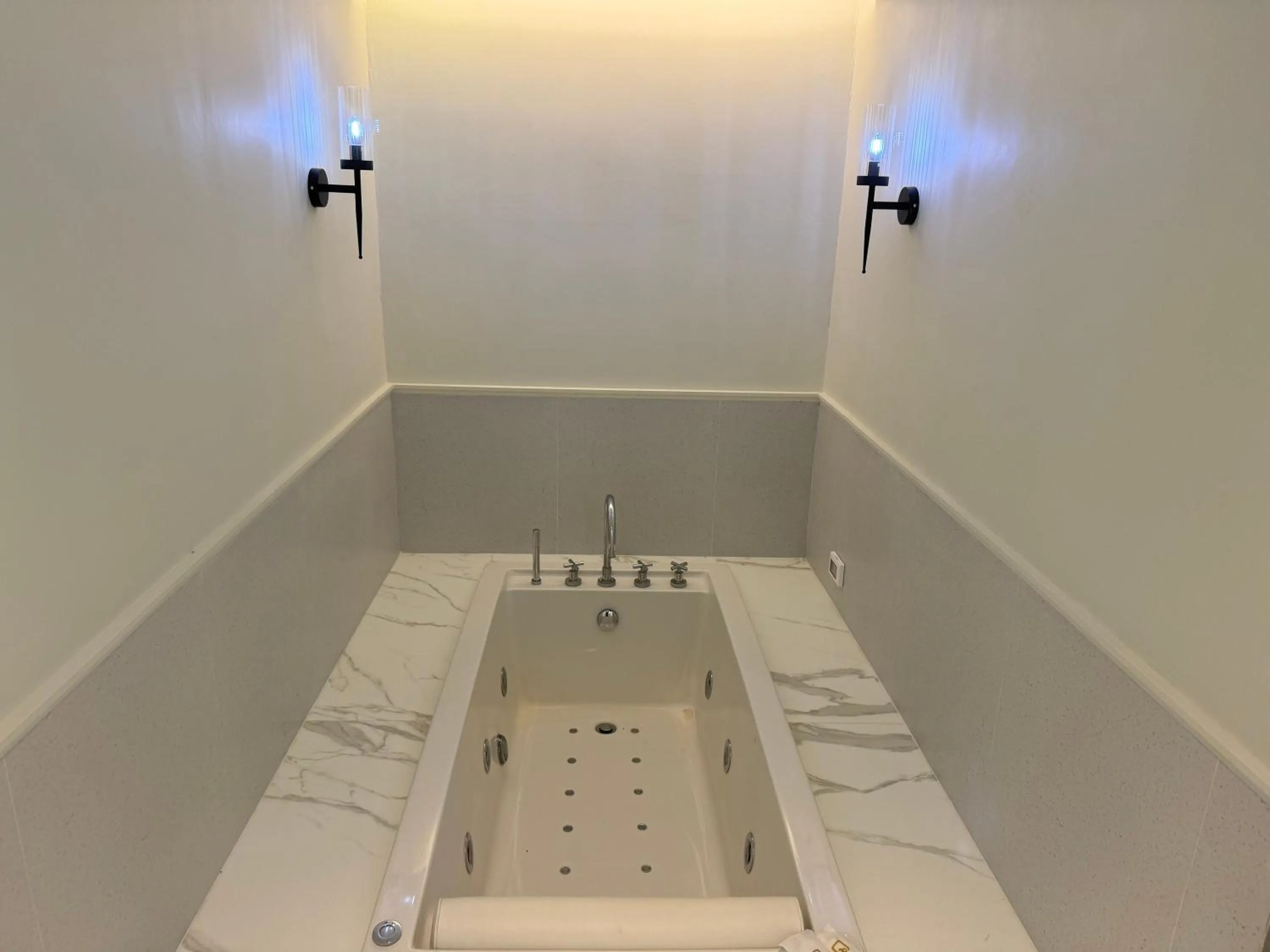 Bath in Sukhothai Treasure Resort & Spa