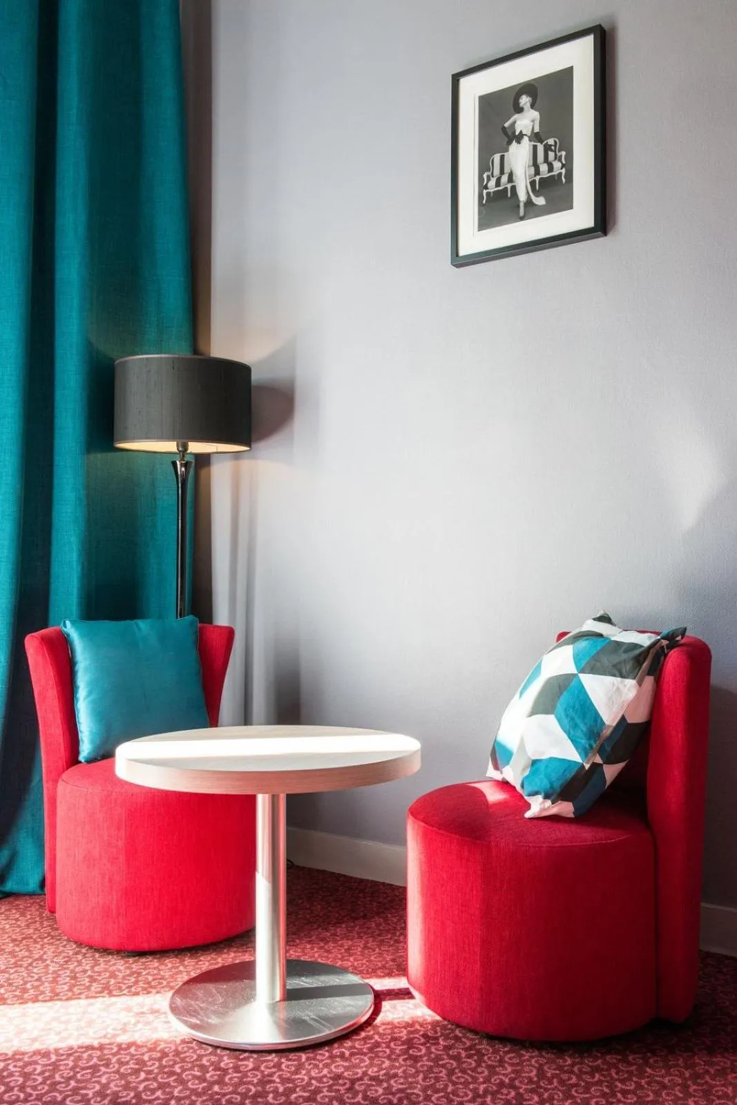 Lounge or bar in Hotel Mirabeau