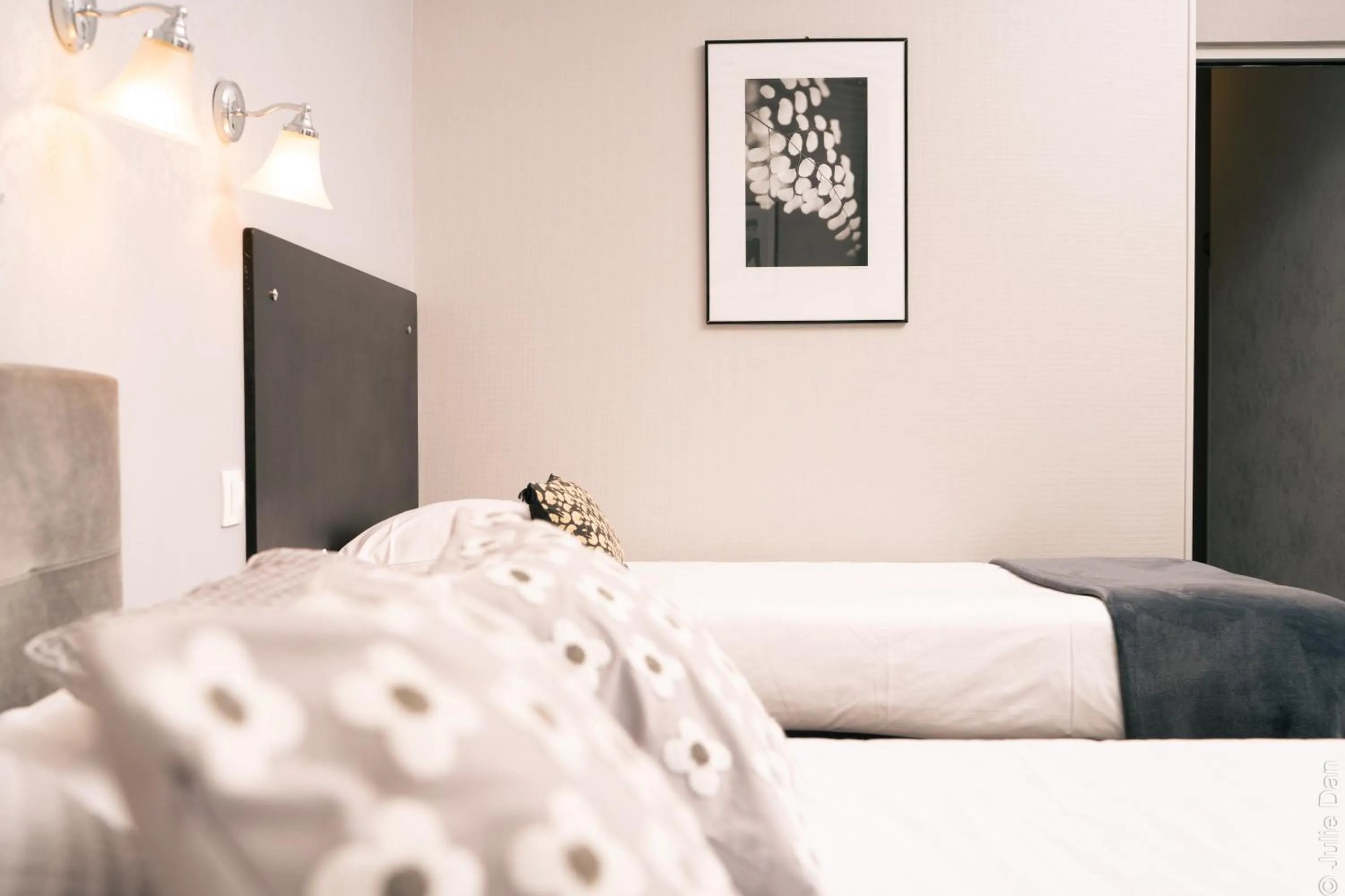 Bed in Hotel Mirabeau