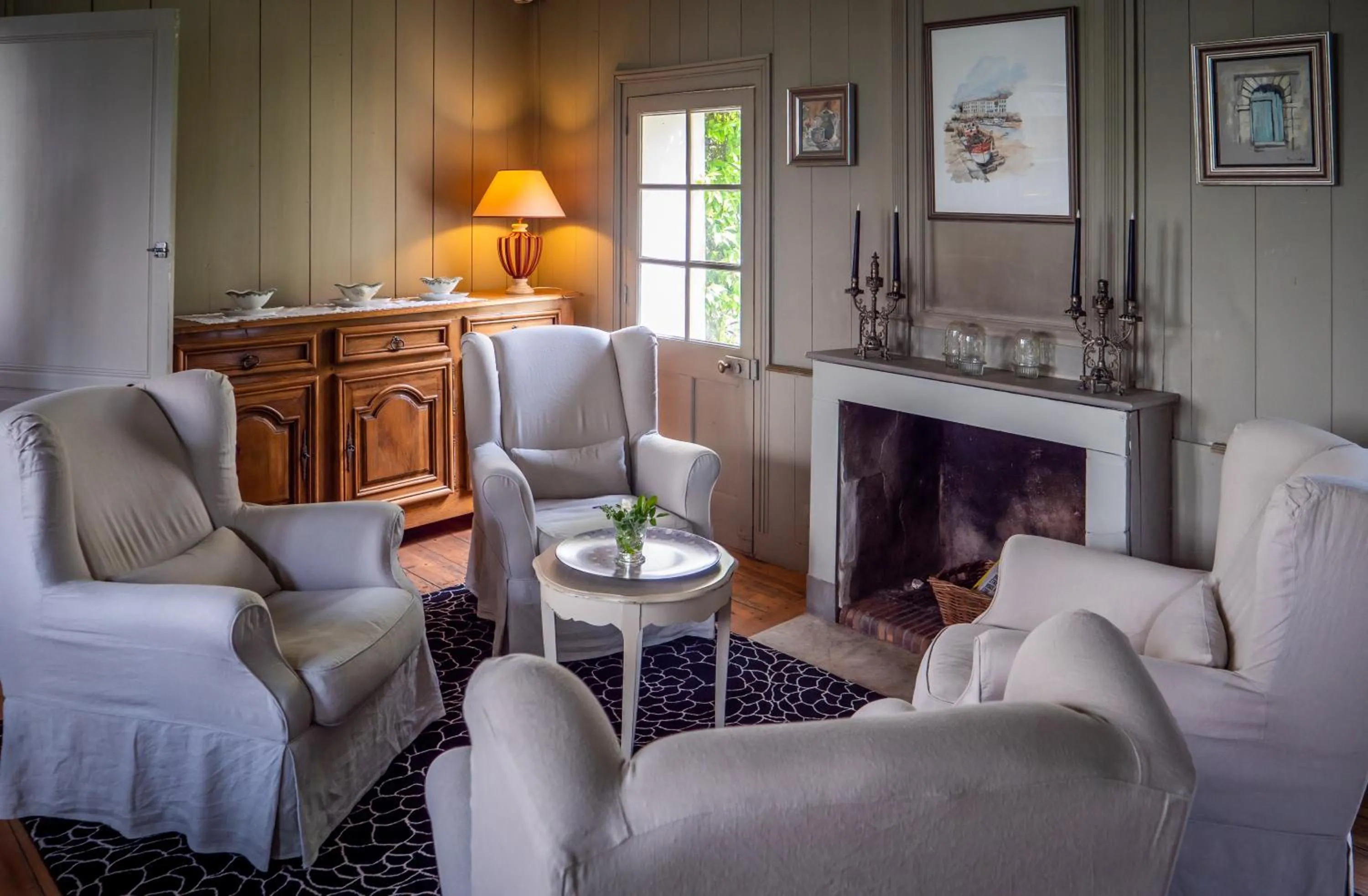 Lounge or bar in La Maison Douce