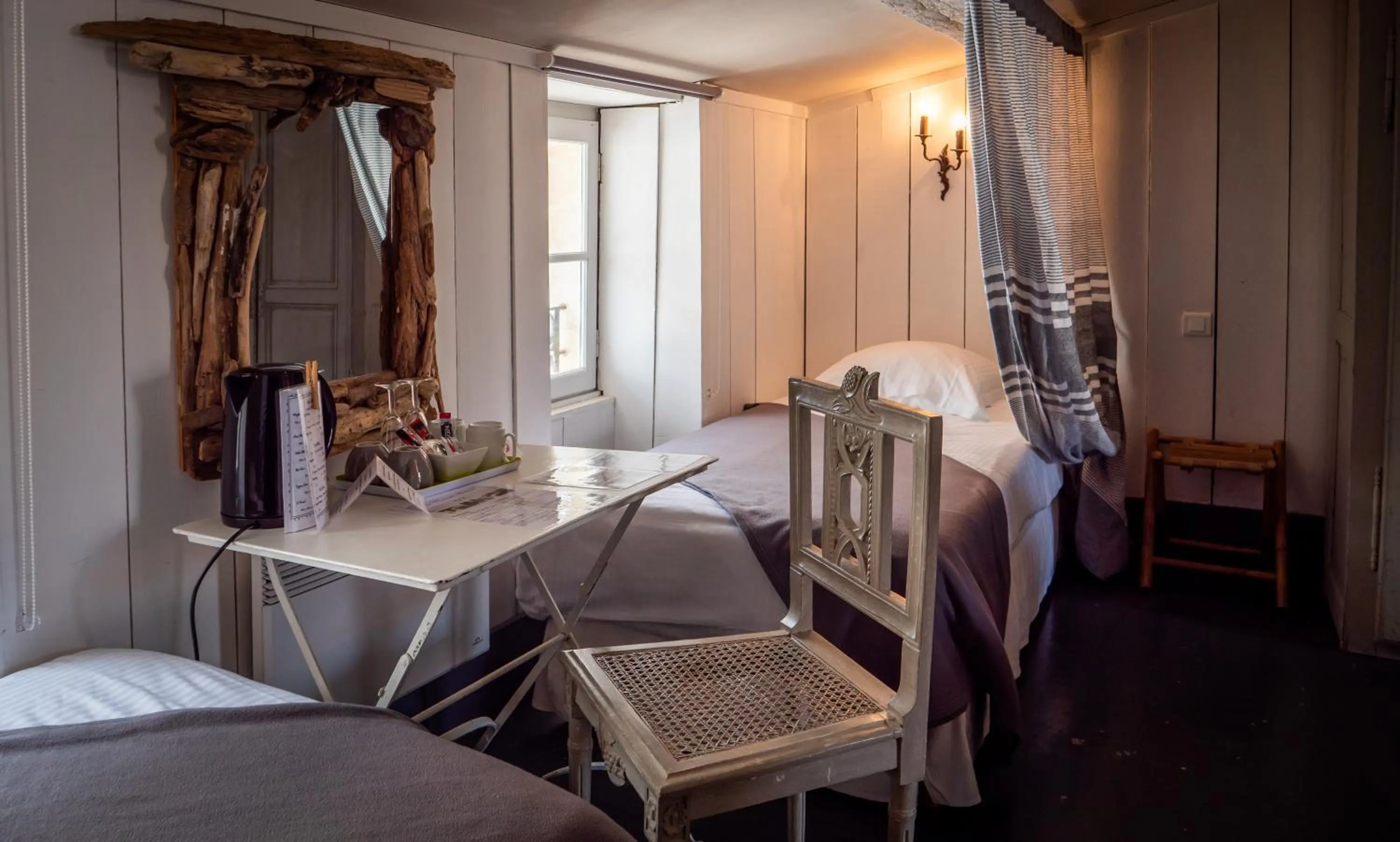 Coffee/tea facilities in La Maison Douce