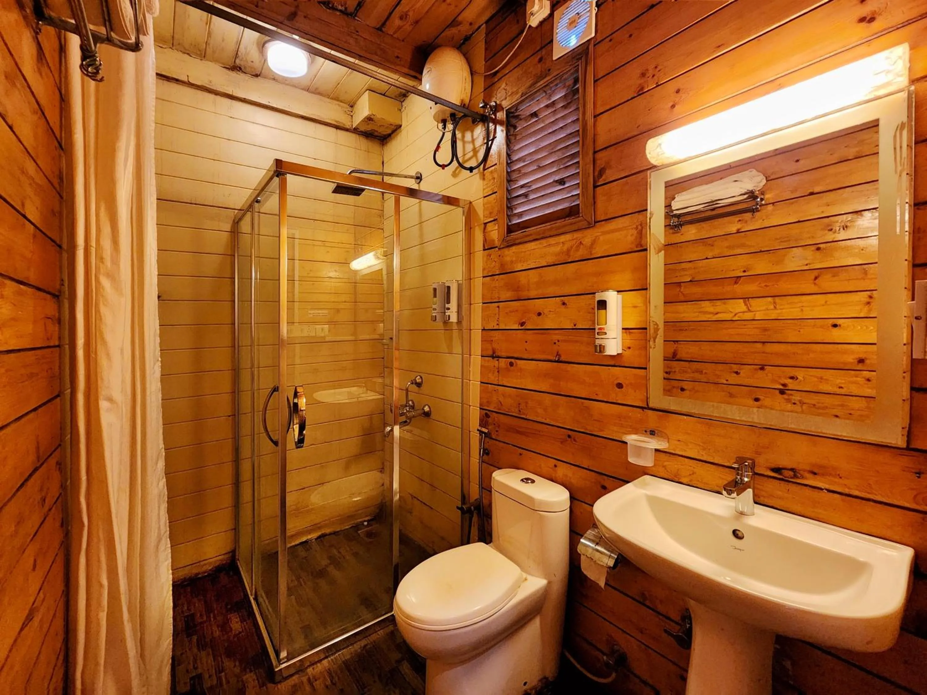 Bathroom in La Vie Woods- couples/families only