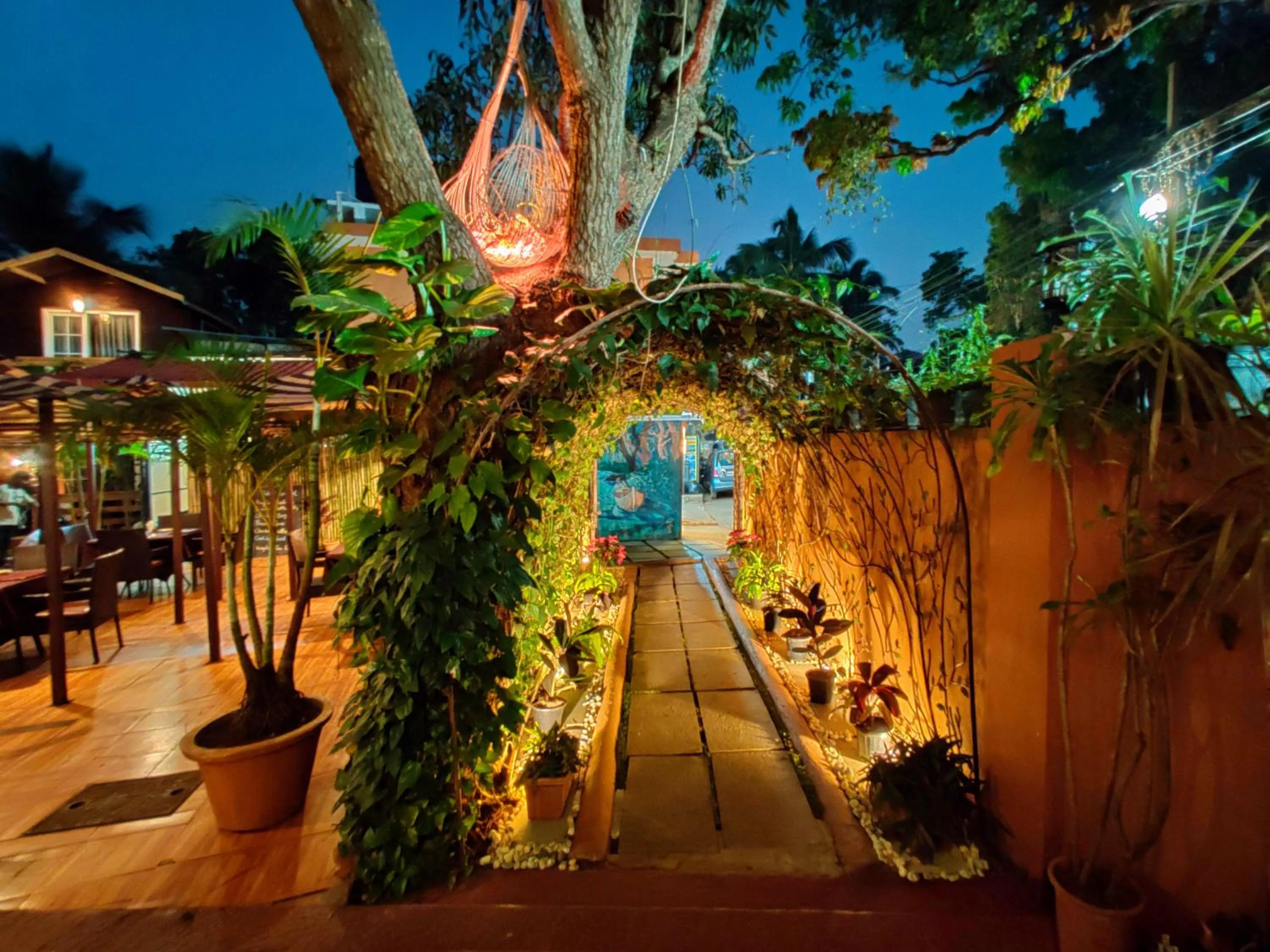 Facade/entrance in La Vie Woods- couples/families only