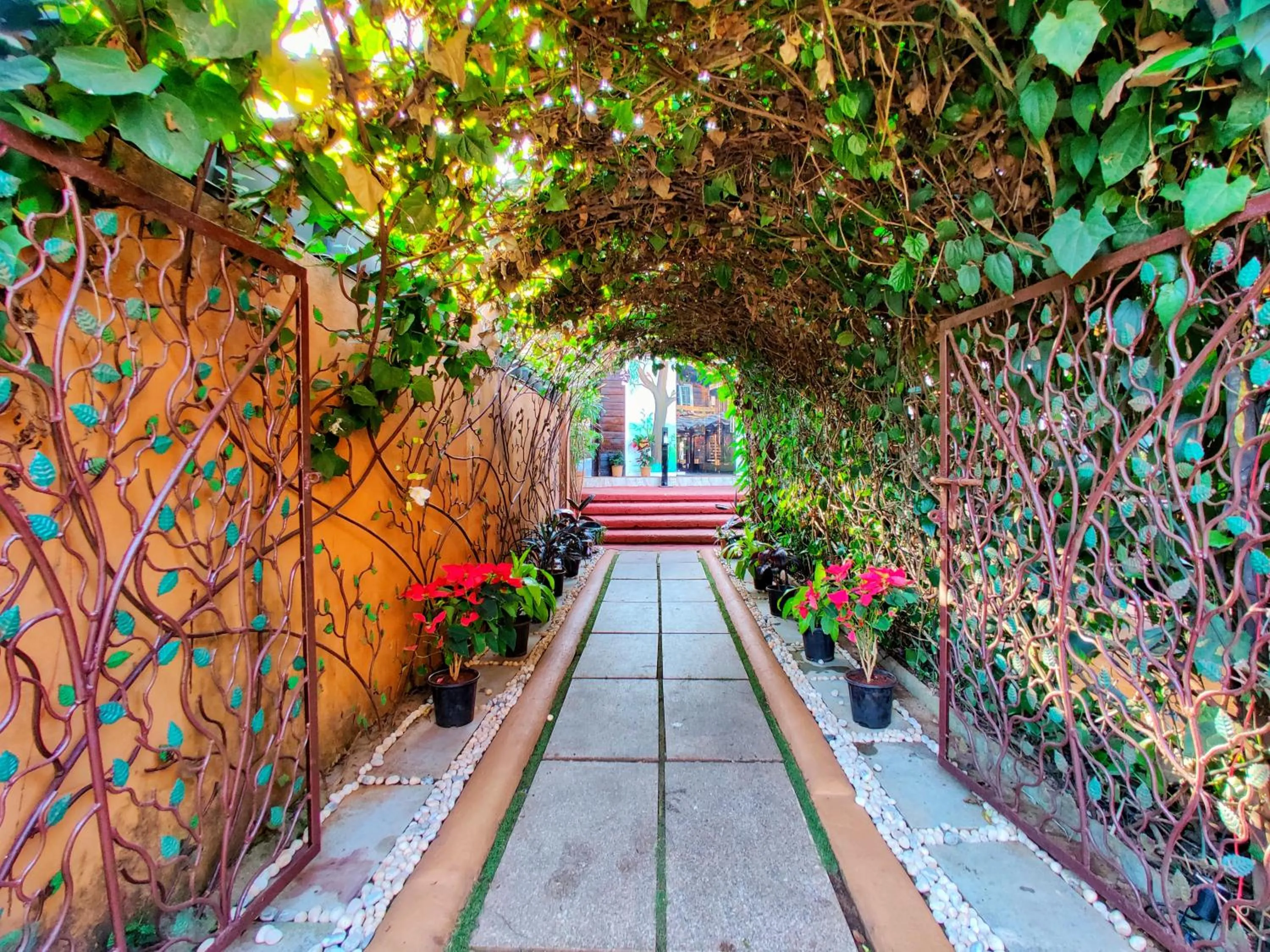 Facade/entrance in La Vie Woods- couples/families only