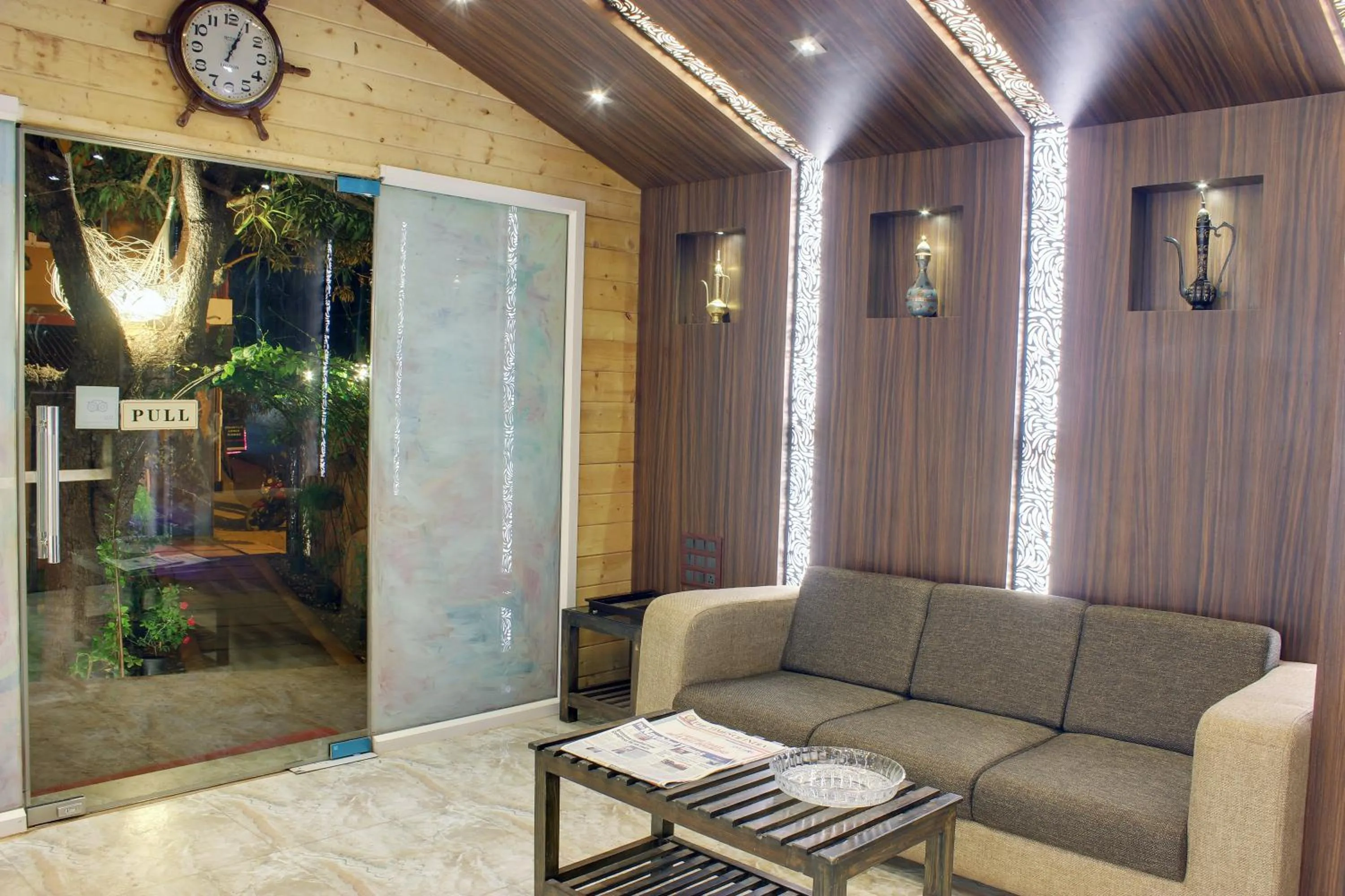 Breakfast in La Vie Woods- couples/families only