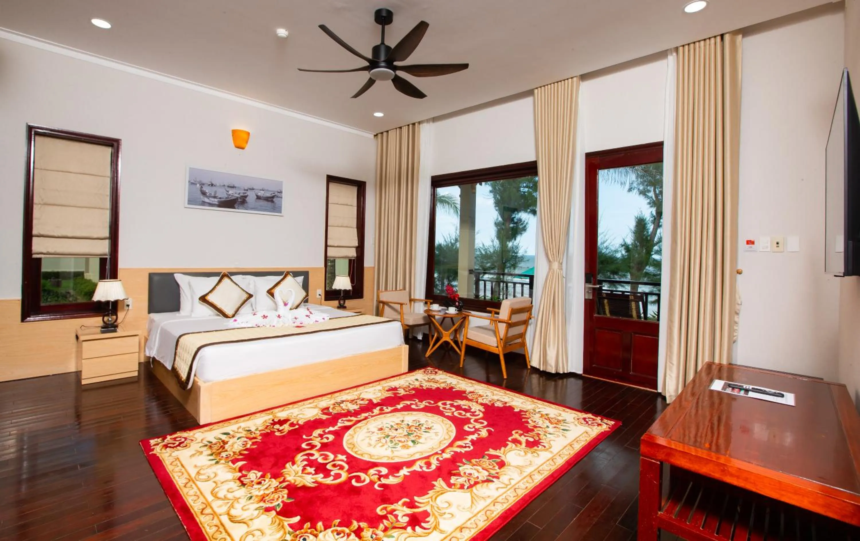Bedroom, Bed in Golden Coast Resort & Spa