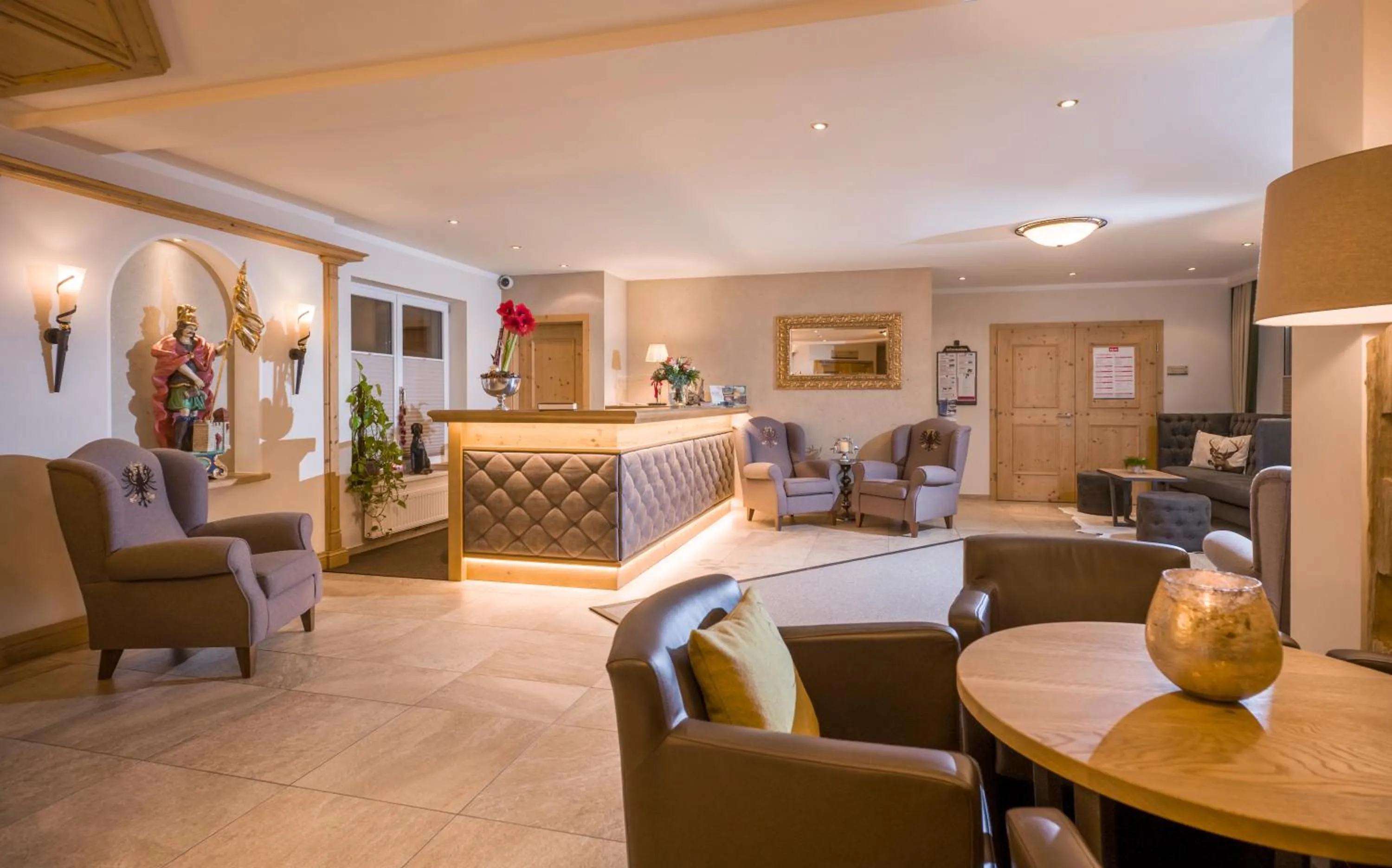 Lobby or reception in Alpen Glück Hotel Kirchberger Hof