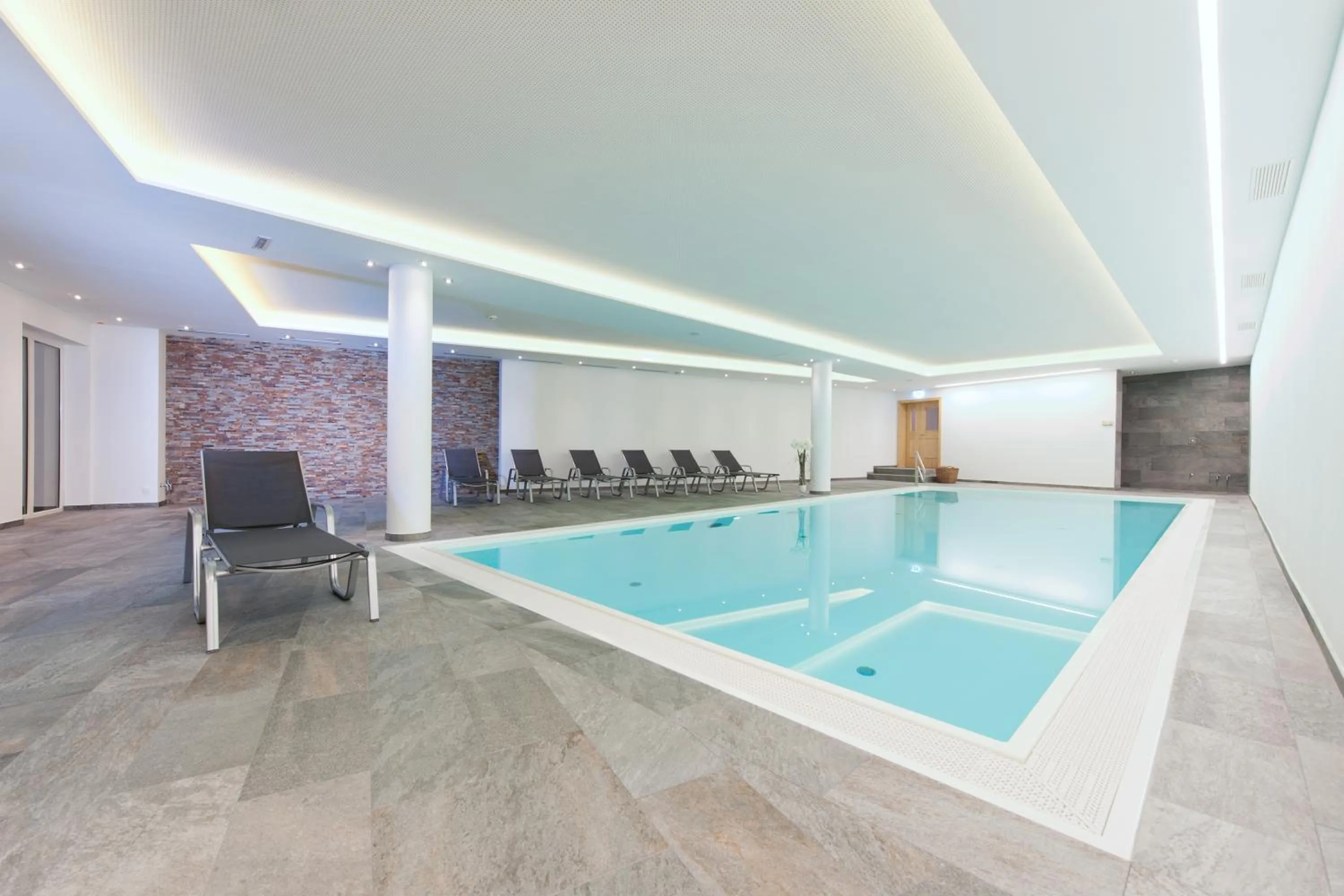 Swimming pool in Alpen Glück Hotel Kirchberger Hof