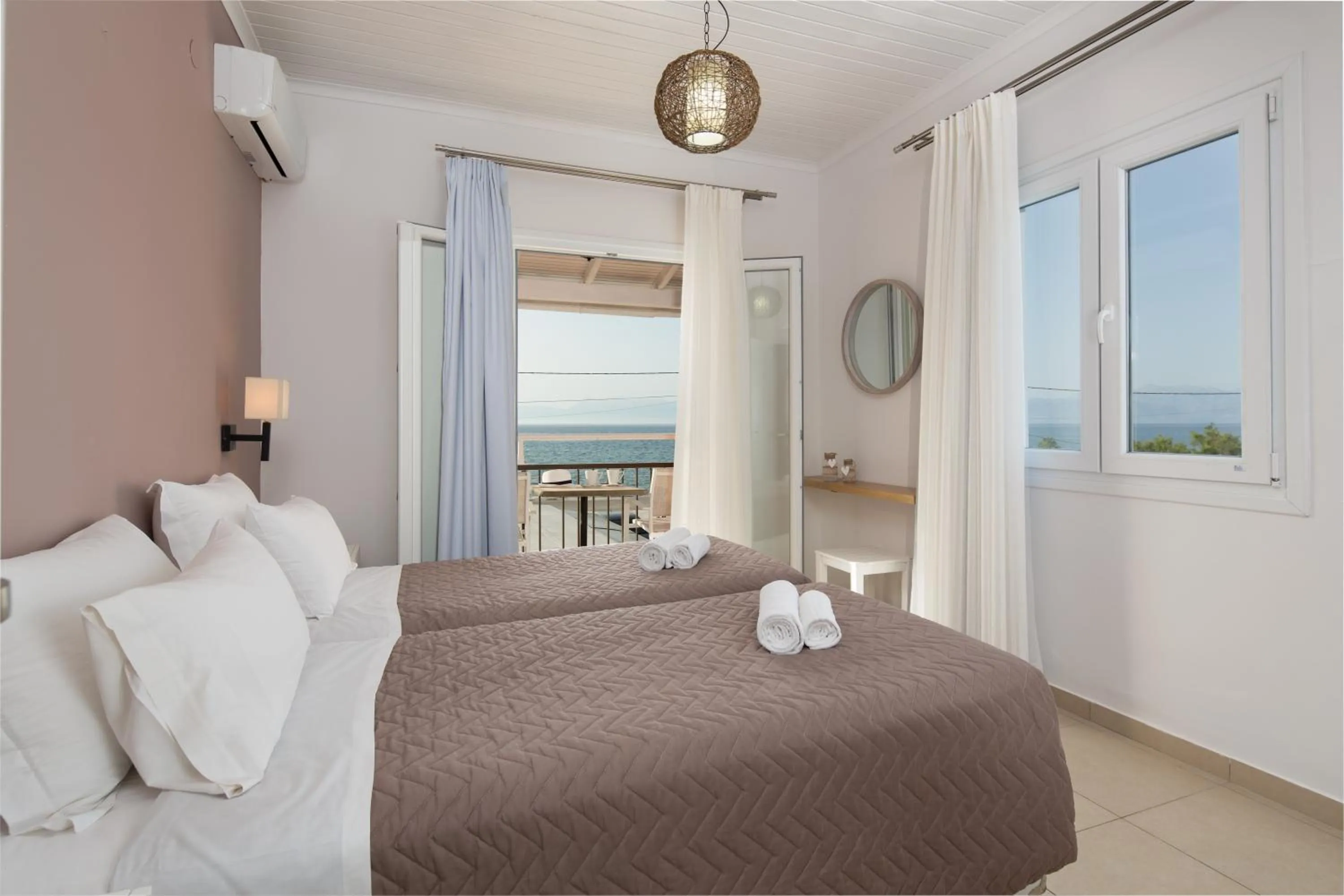 Photo of the whole room, Bed in The Wave