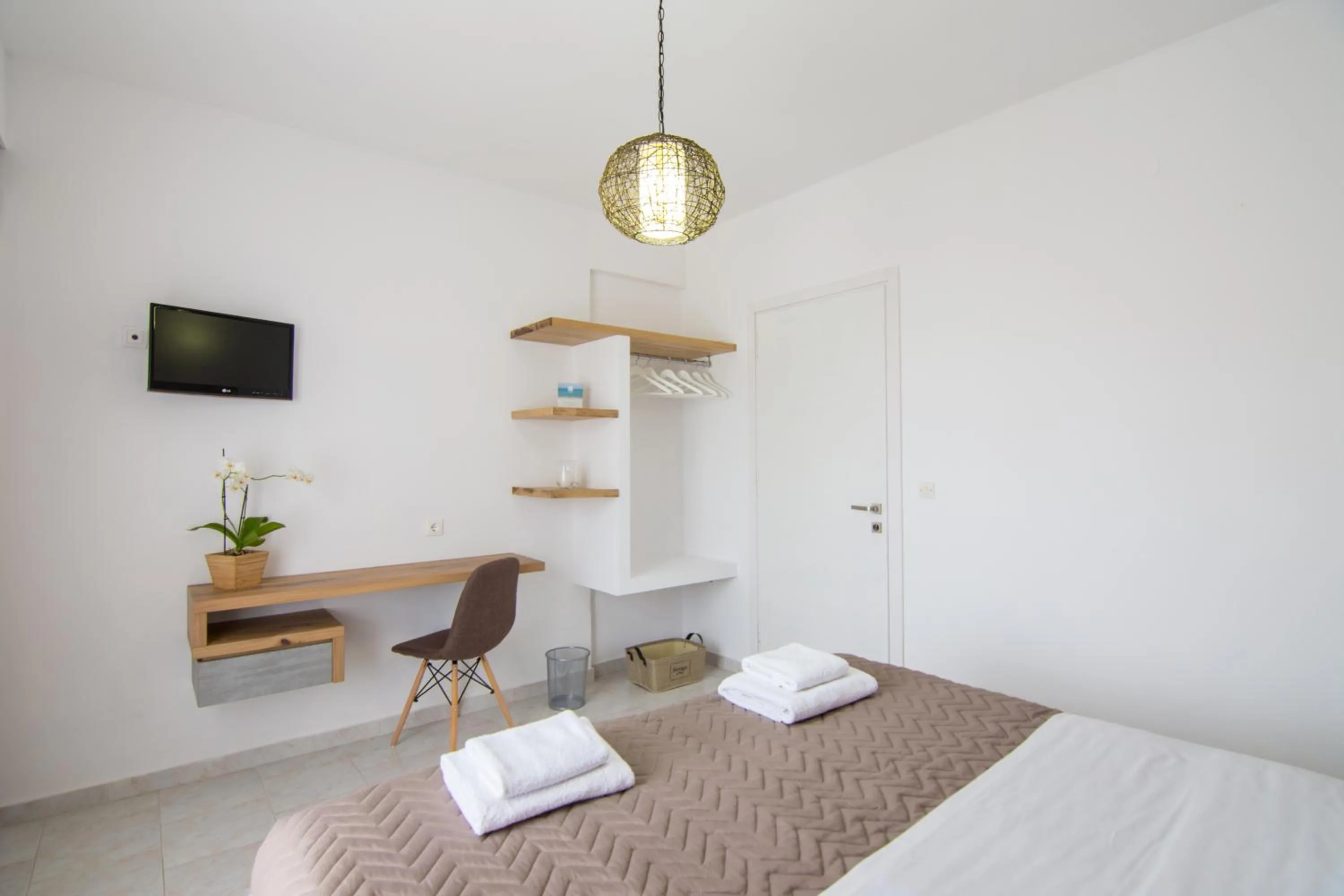 Other, Bed in The Wave