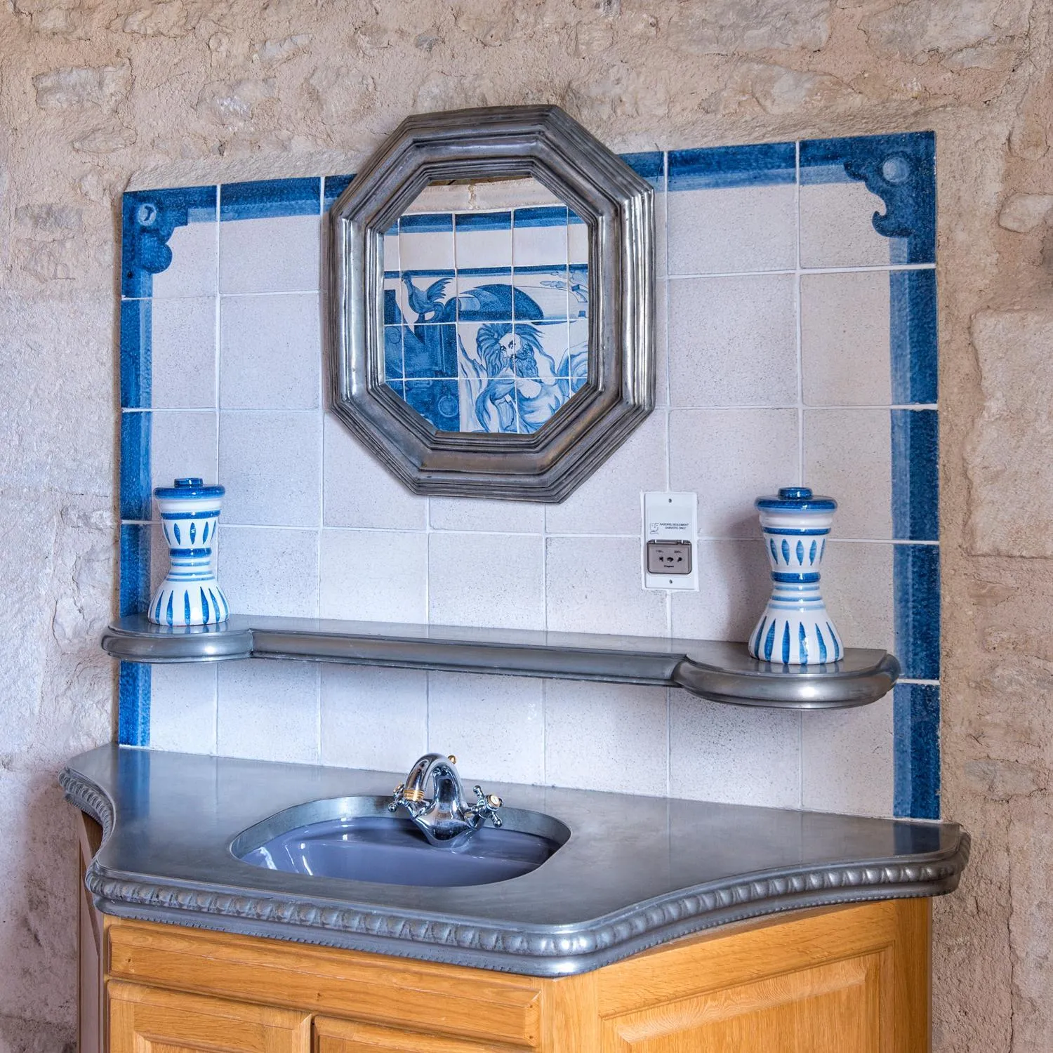 Decorative detail in Auberge de l'Abbatiale