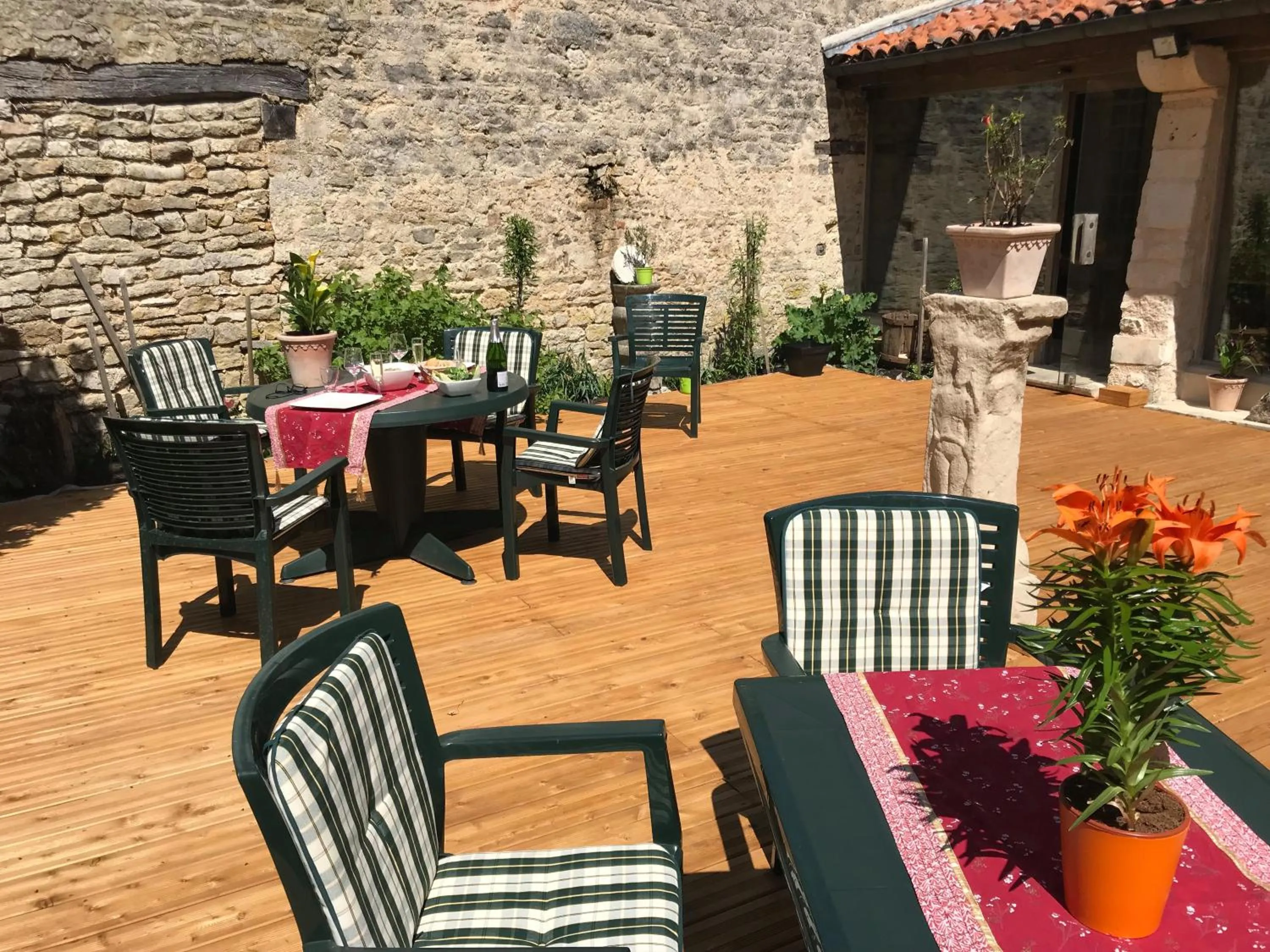 Patio in Auberge de l'Abbatiale