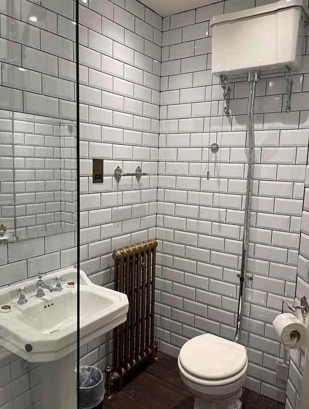 Toilet in Oakhill Hotel