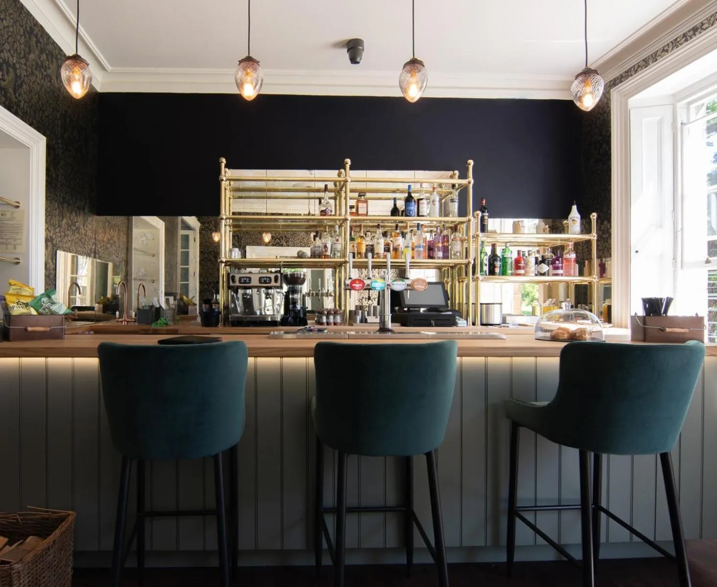 Lounge or bar in Oakhill Hotel