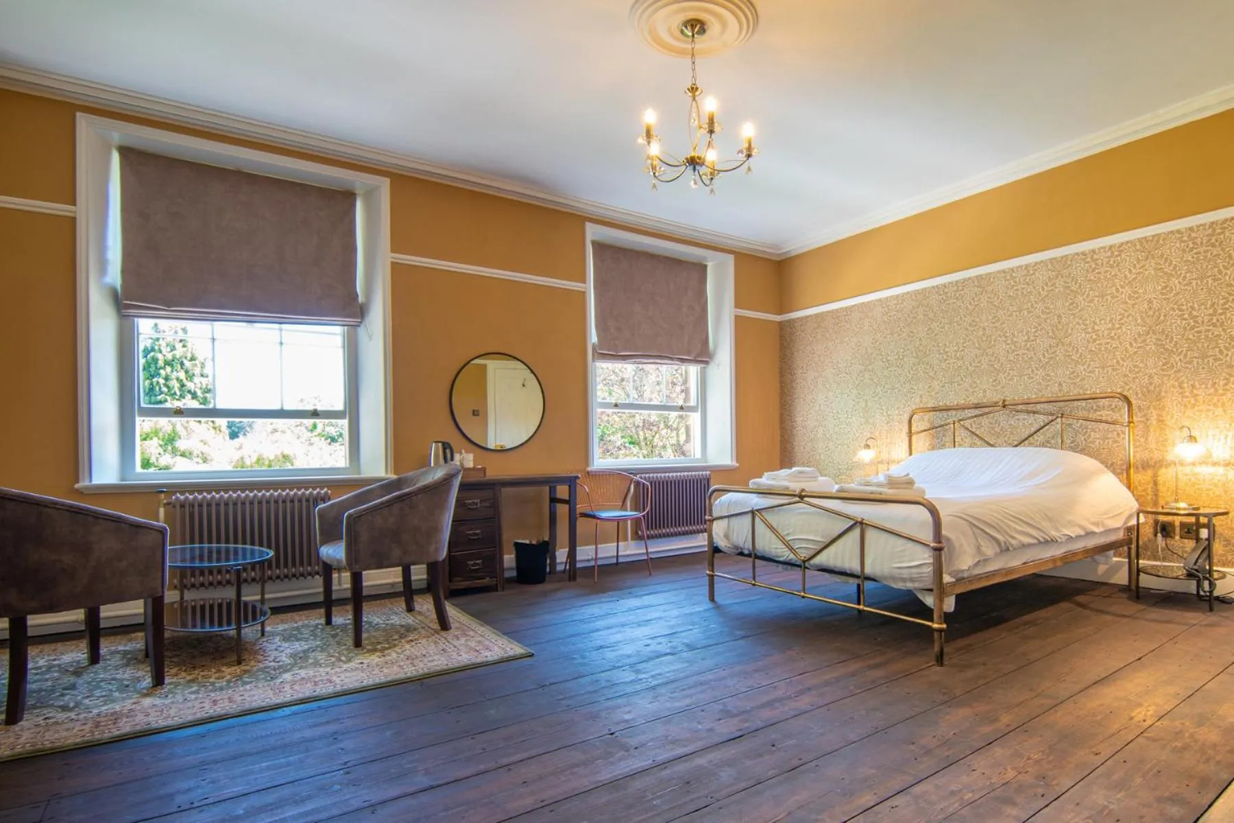 Bed in Oakhill Hotel