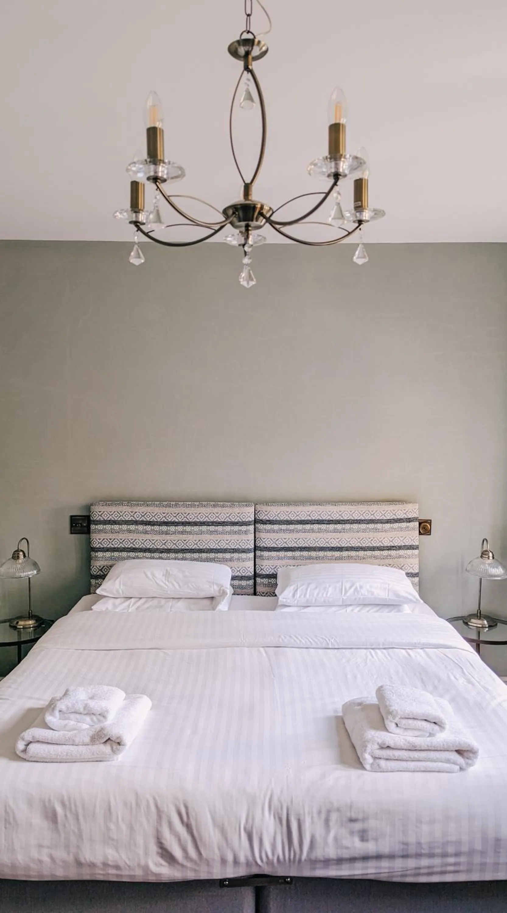 Bedroom, Bed in Oakhill Hotel