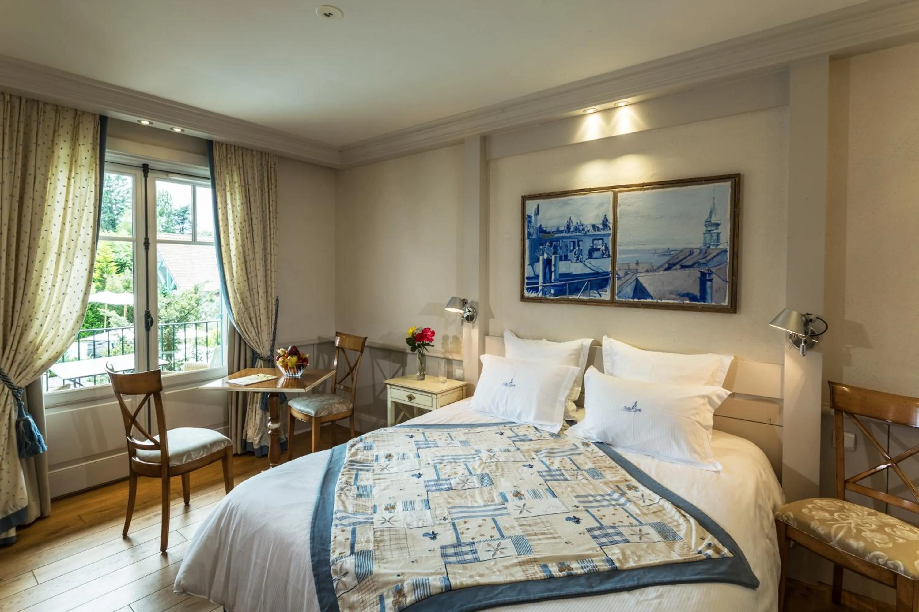 Bedroom, Bed in Villa Cécile