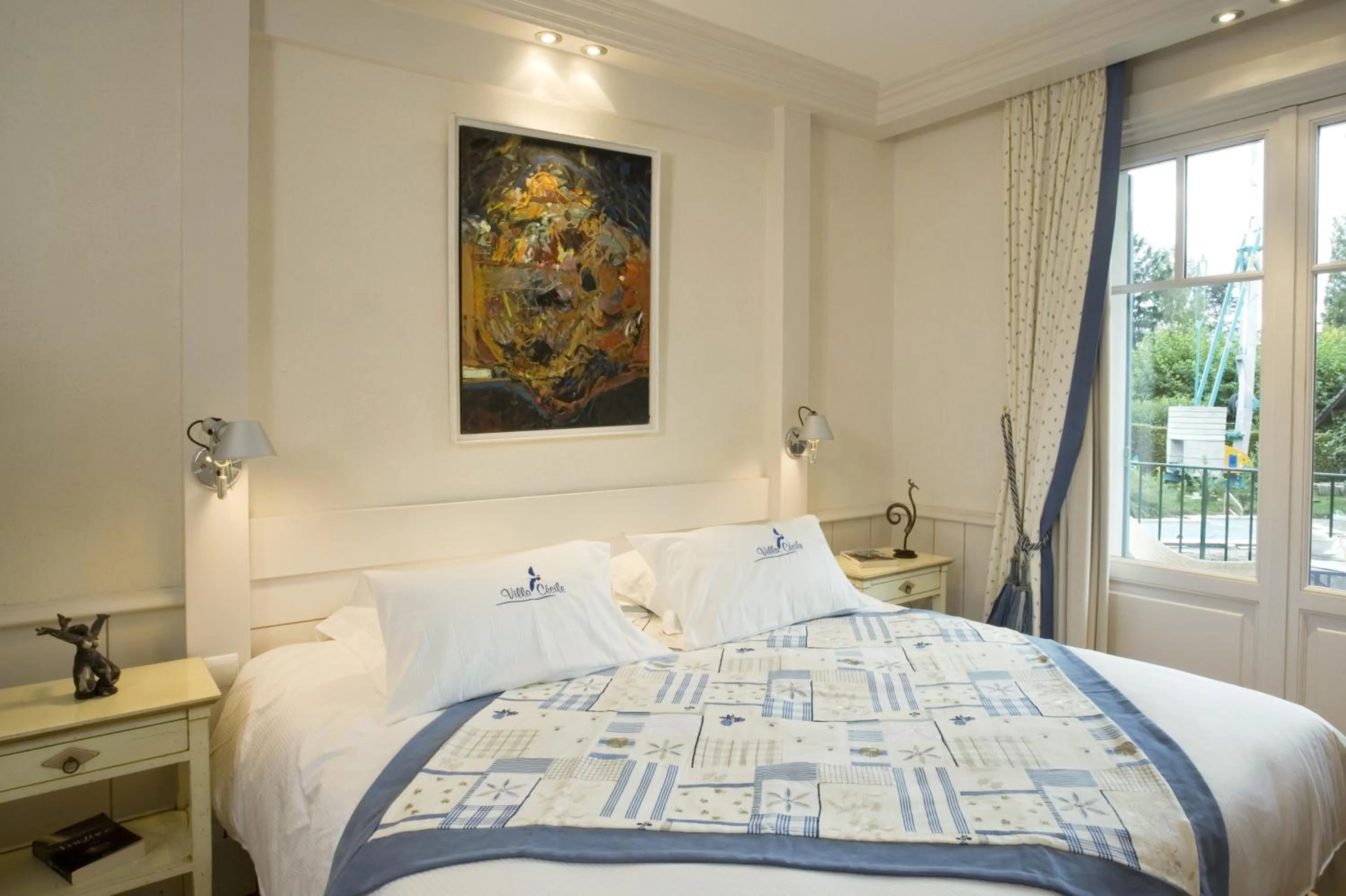 Photo of the whole room, Bed in Villa Cécile