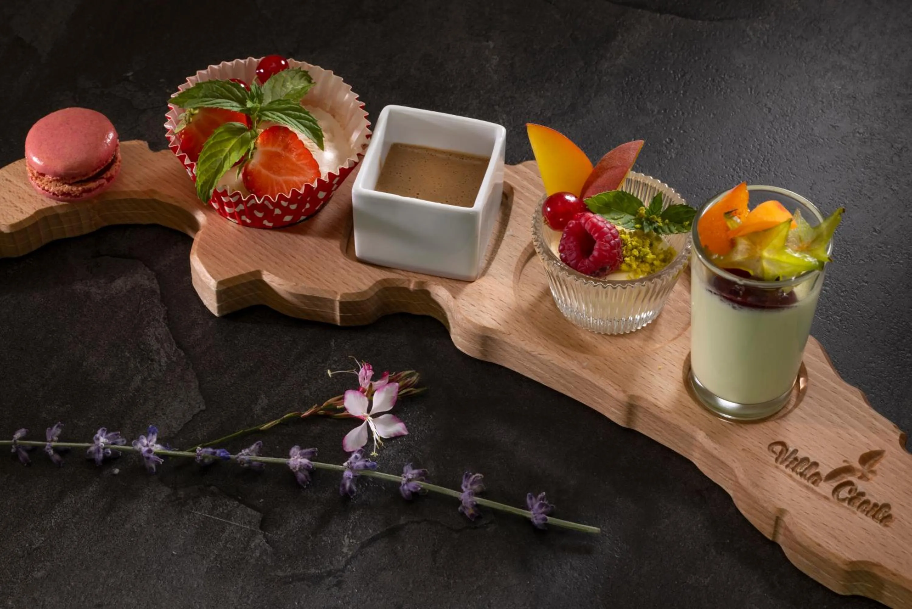 Restaurant/places to eat in Villa Cécile