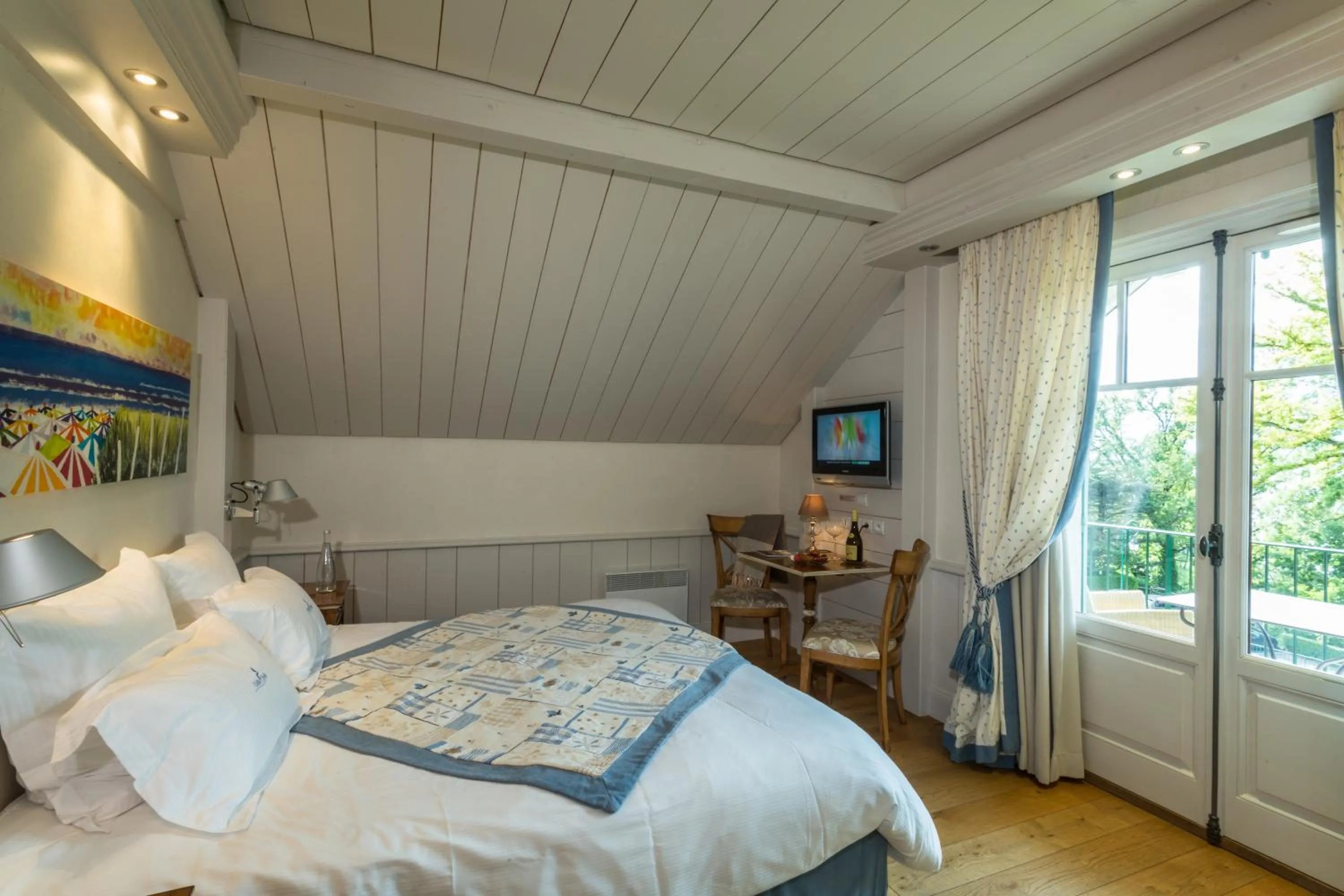 Bedroom, Bed in Villa Cécile