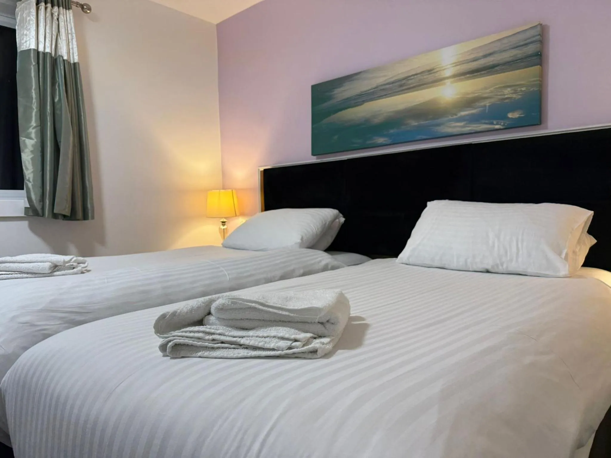 Bedroom, Bed in County Hotel