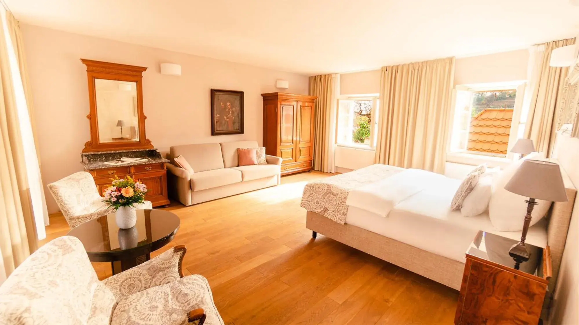 Junior Suite in Hotel Golden Key Prague Castle Junior Suite in Hotel Golden Key Prague Castle