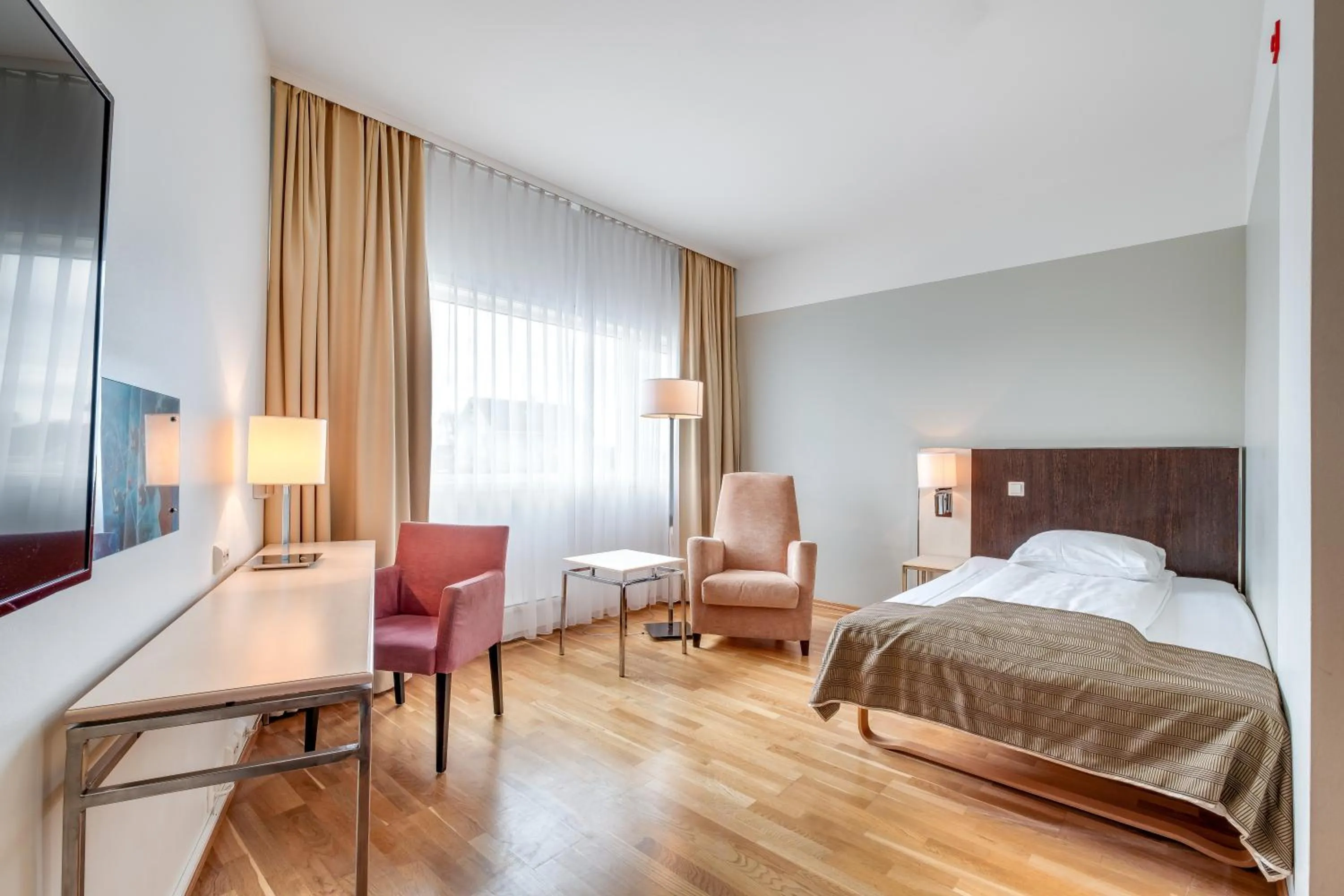 Facility for disabled guests, Bed in Quality Airport Hotel Stavanger