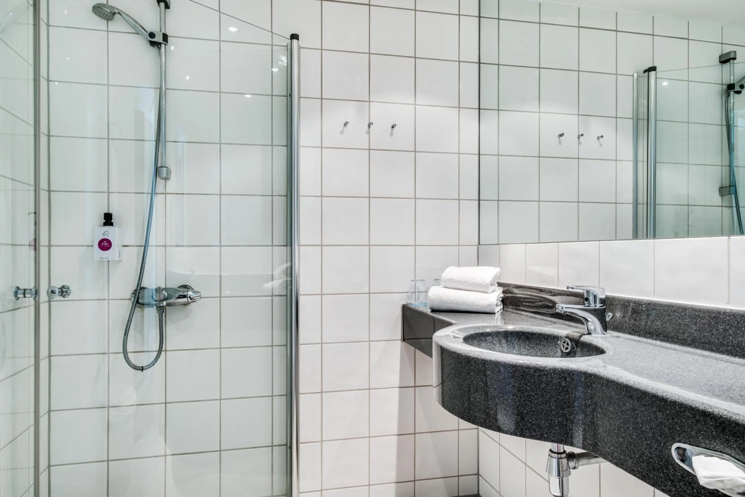 Shower in Quality Airport Hotel Stavanger