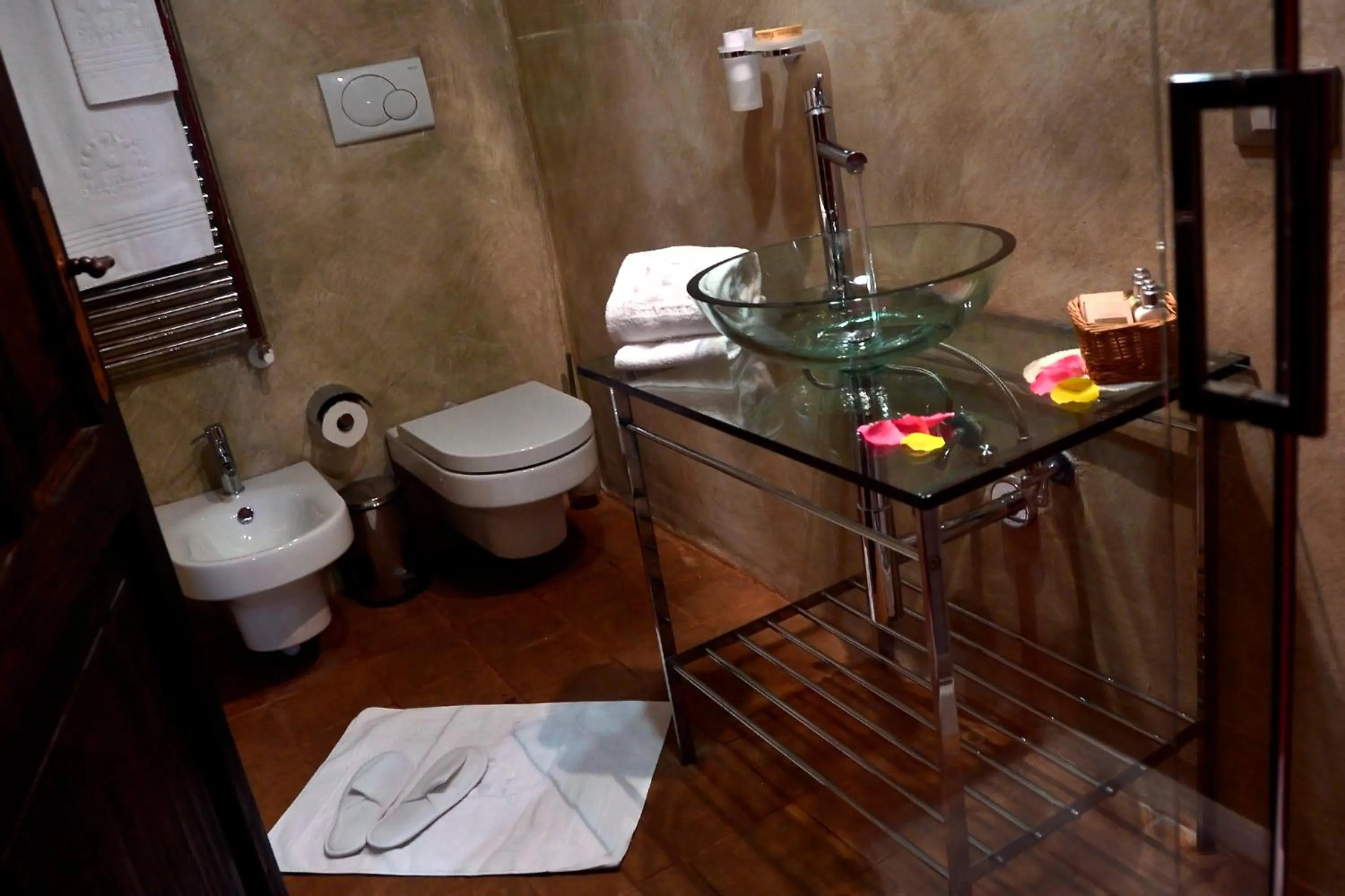 Bathroom in Robur Marsorum Albergo Diffuso